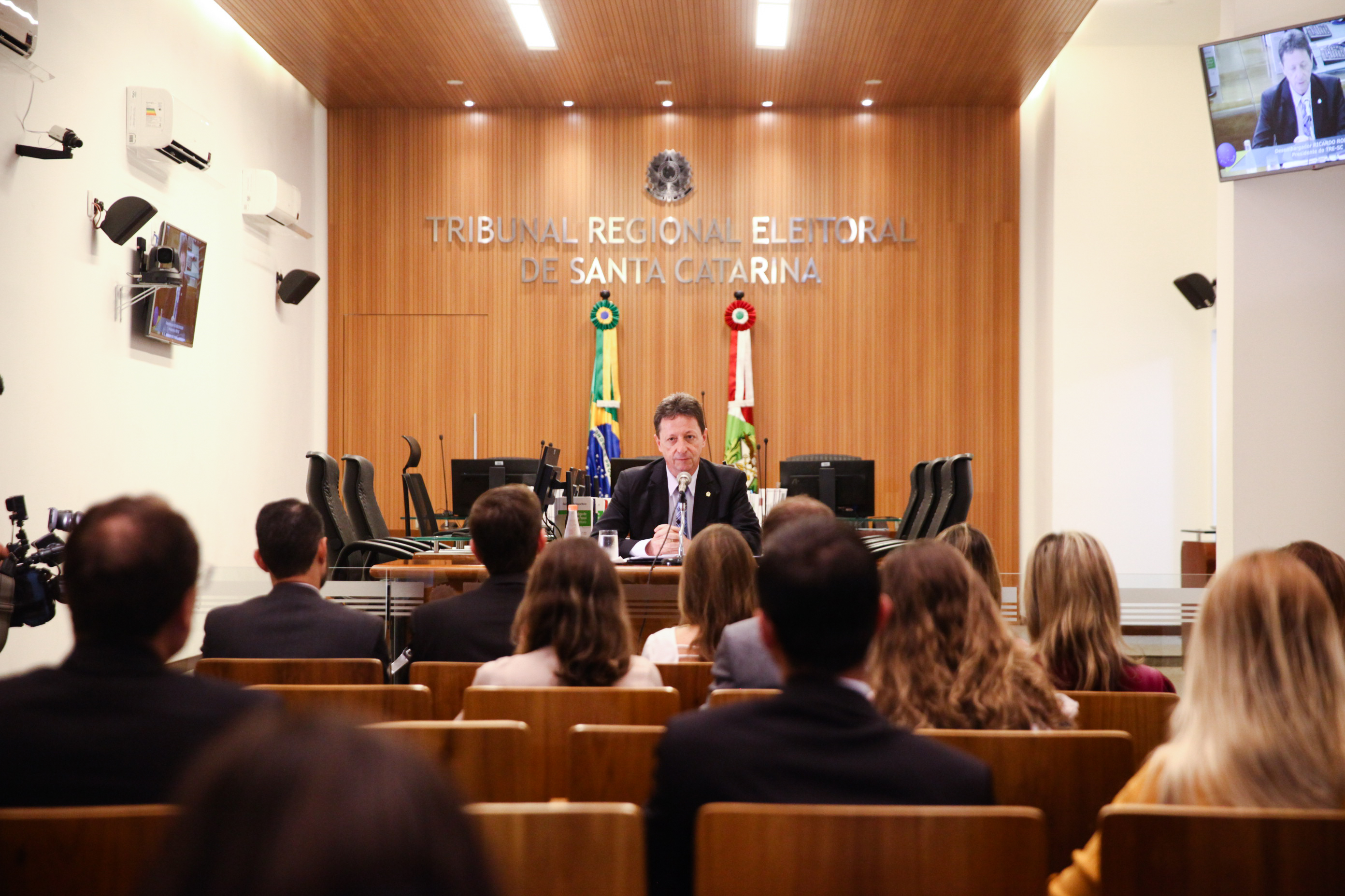 Coletiva TRE
