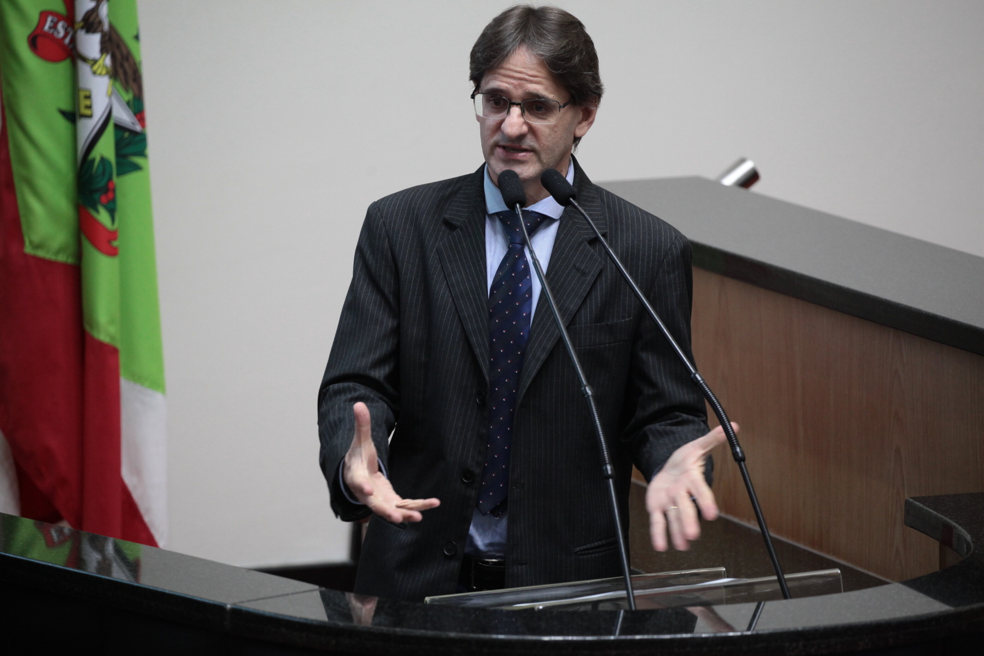 Deputado alerta para a conscientização sobre o câncer de próstata