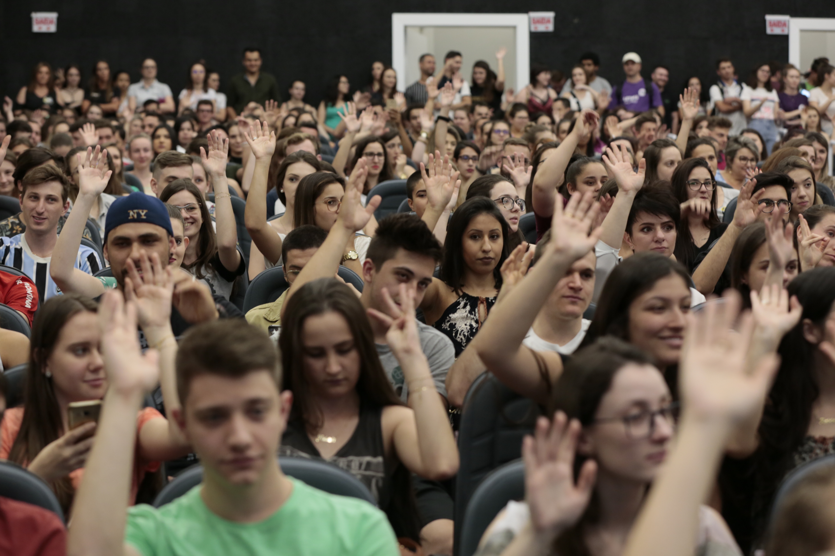 Comissão de Educação da Alesc promove audiência pública sobre a redução das bolsas comunitárias definida pela PEC 0005.3/2017.