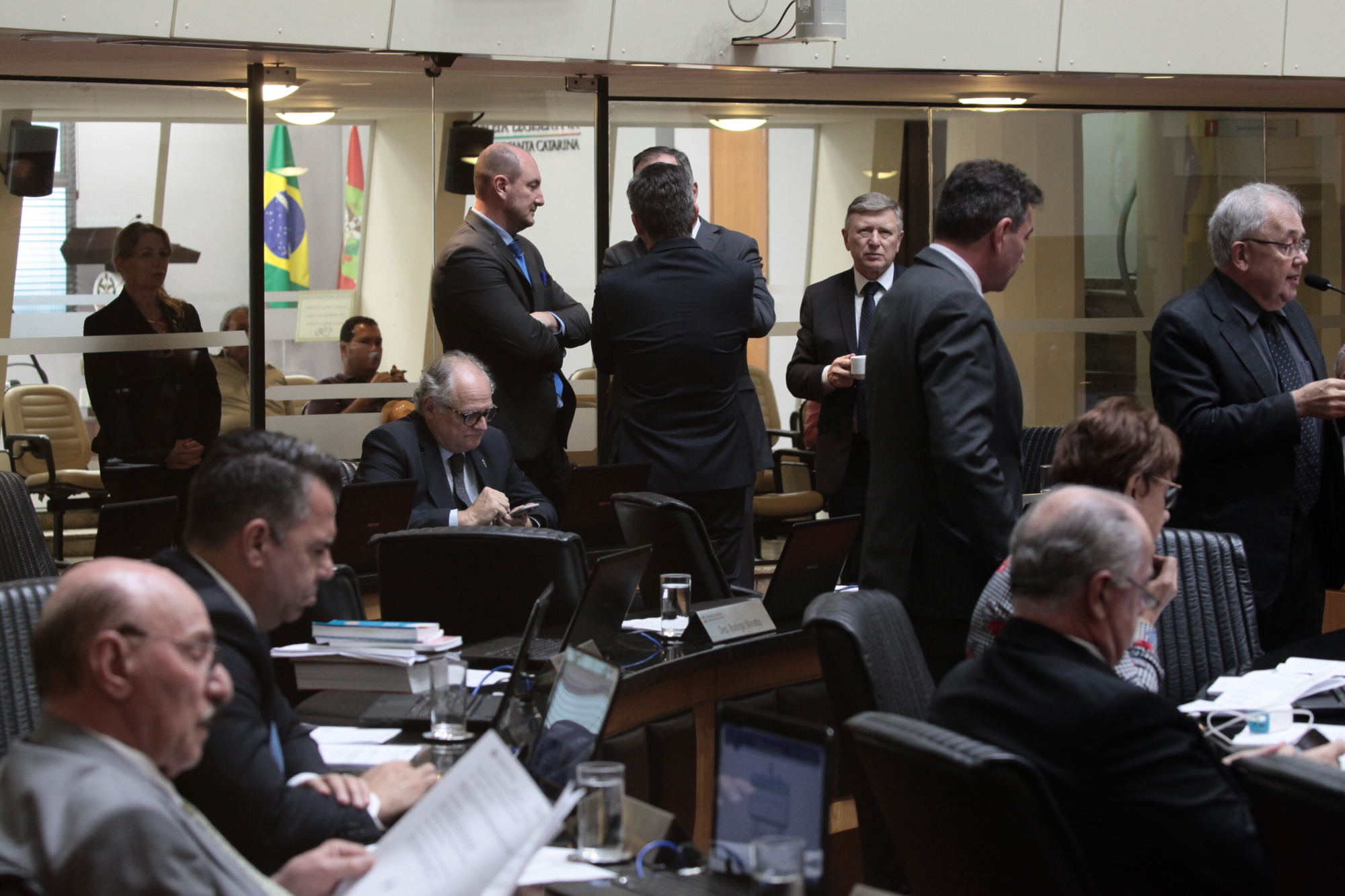 Representantes do PSD e MDB vão à Fazenda discutir ICMS sobre estoques de autopeças
