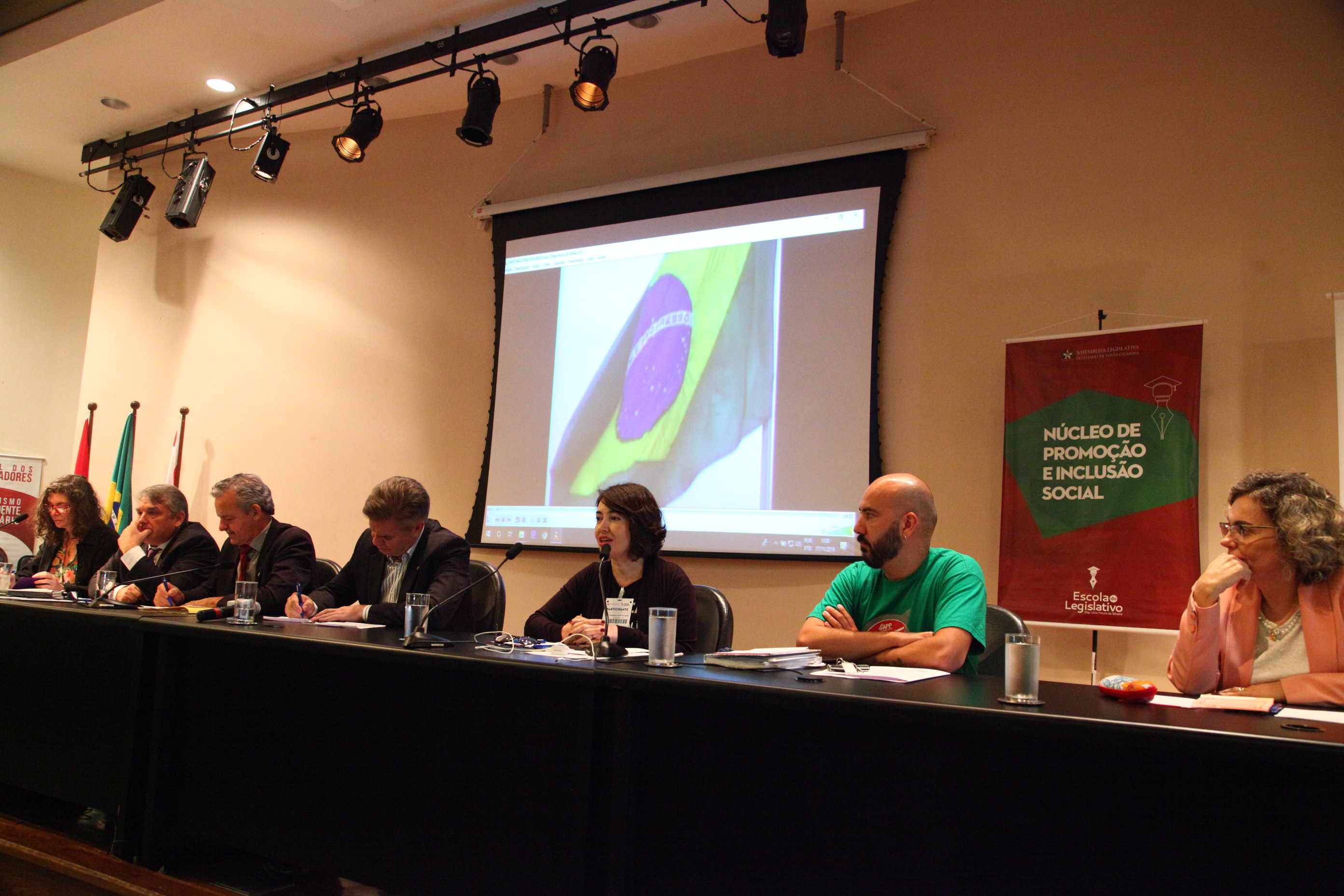 Seminário sobre ” As Rádios Comunitárias e a Mídia Independente”