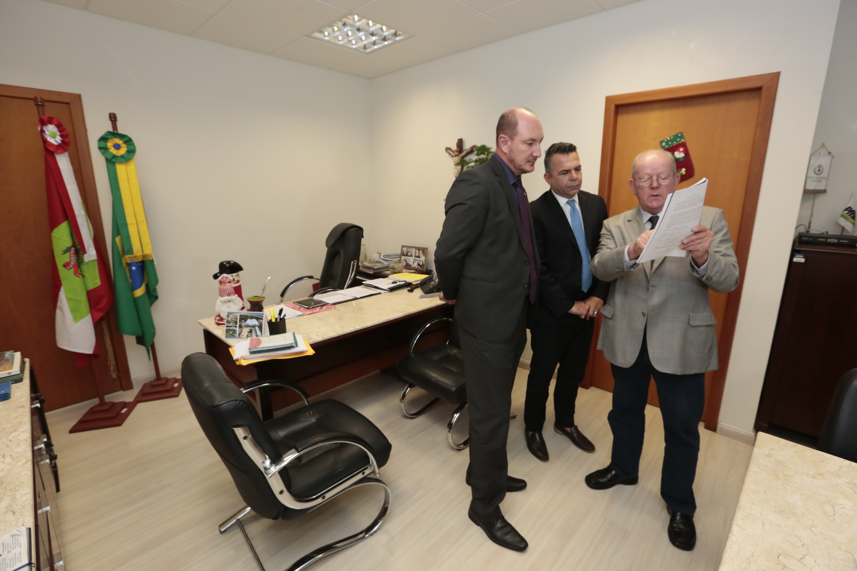Comissão Altera Regimento Interno