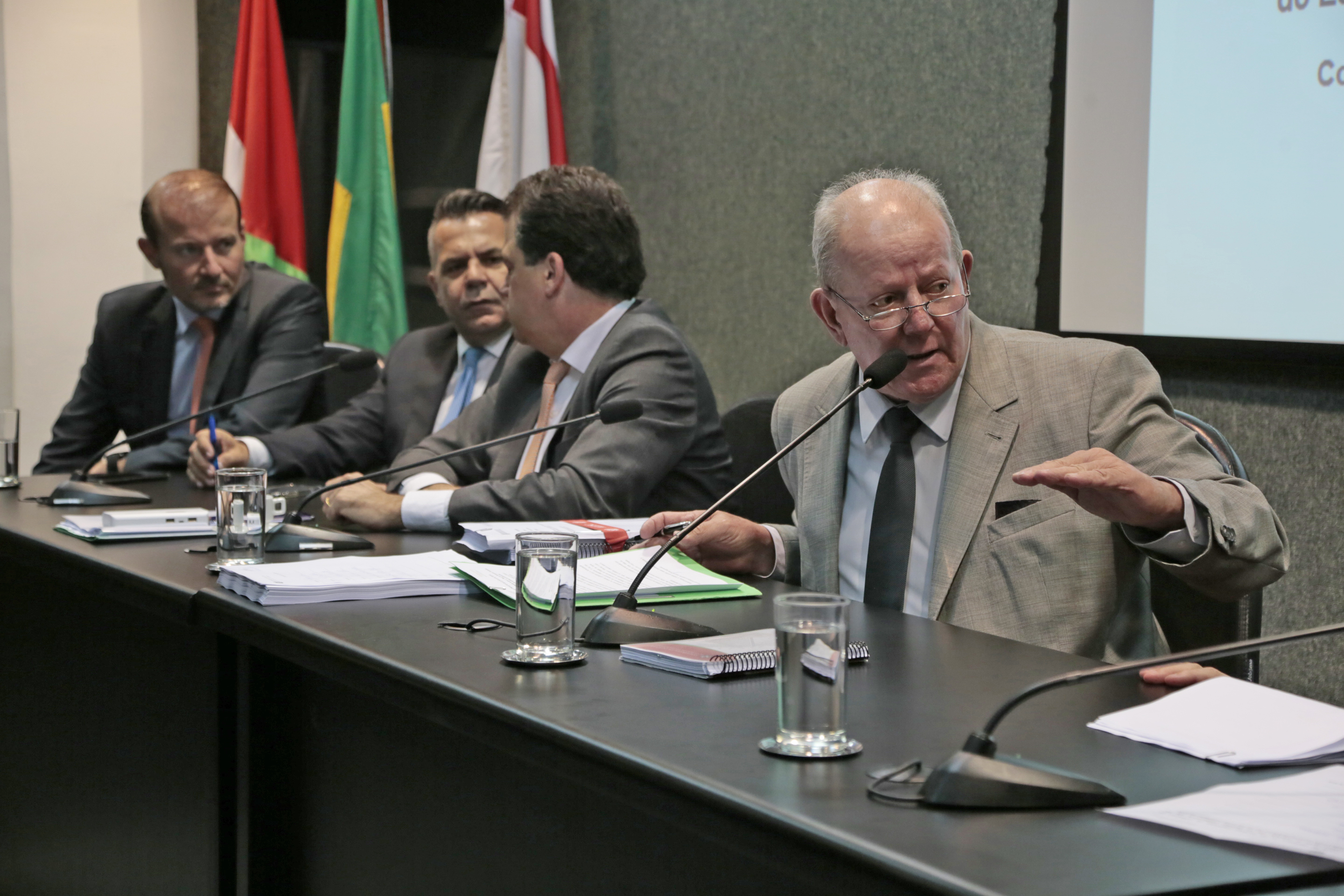 Comissão de Finanças.