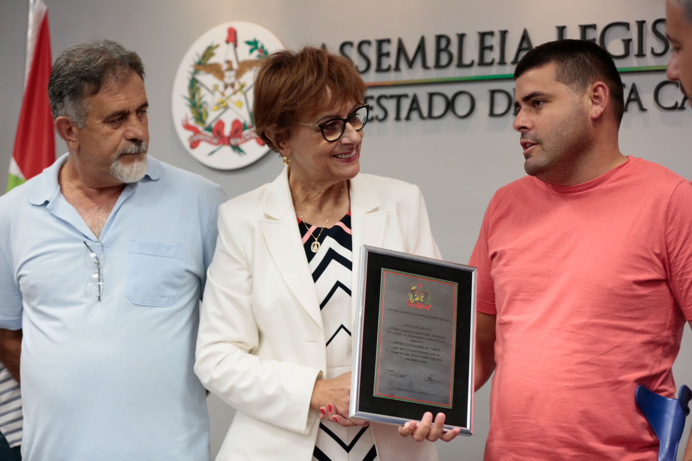 Centro Comunitário da Tapera Recebe Moção da Aplauso da Alesc.