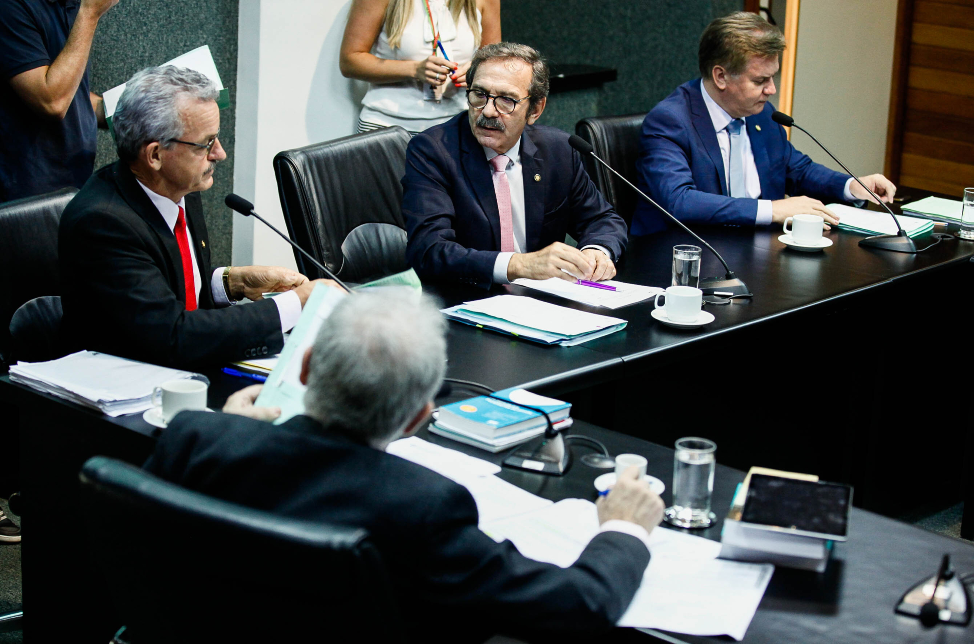 PL que prevê isenção de IPVA para carros elétricos é aprovado