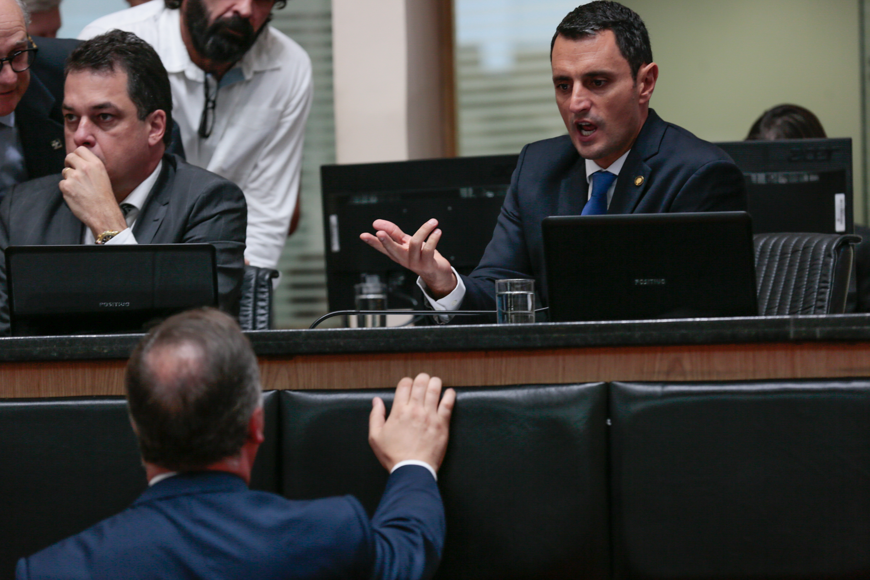Sessão Ordinária Seguida da Comissão de Reforma do Regimento Interno.