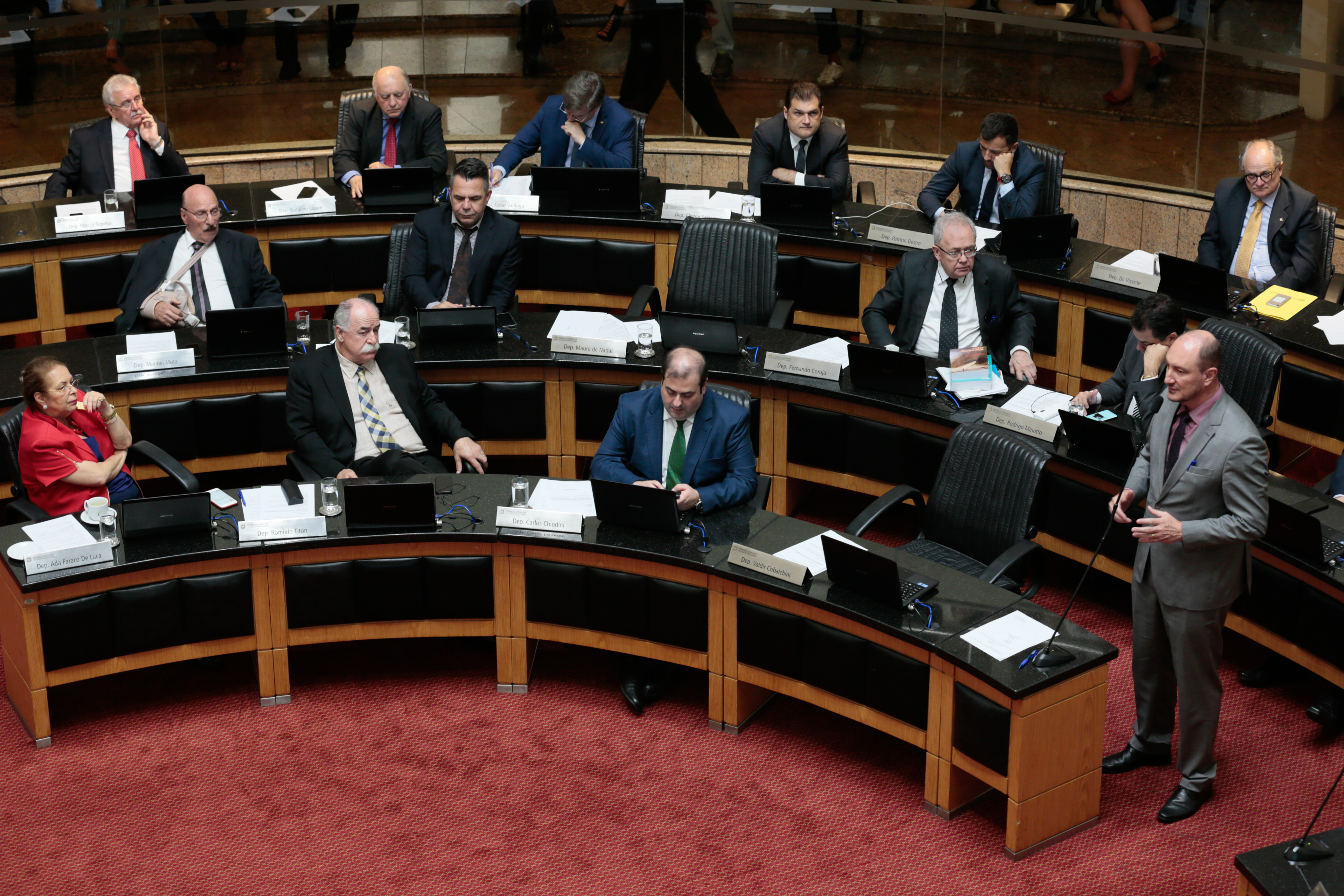 Sessão Ordinária Seguida da Comissão de Reforma do Regimento Interno.