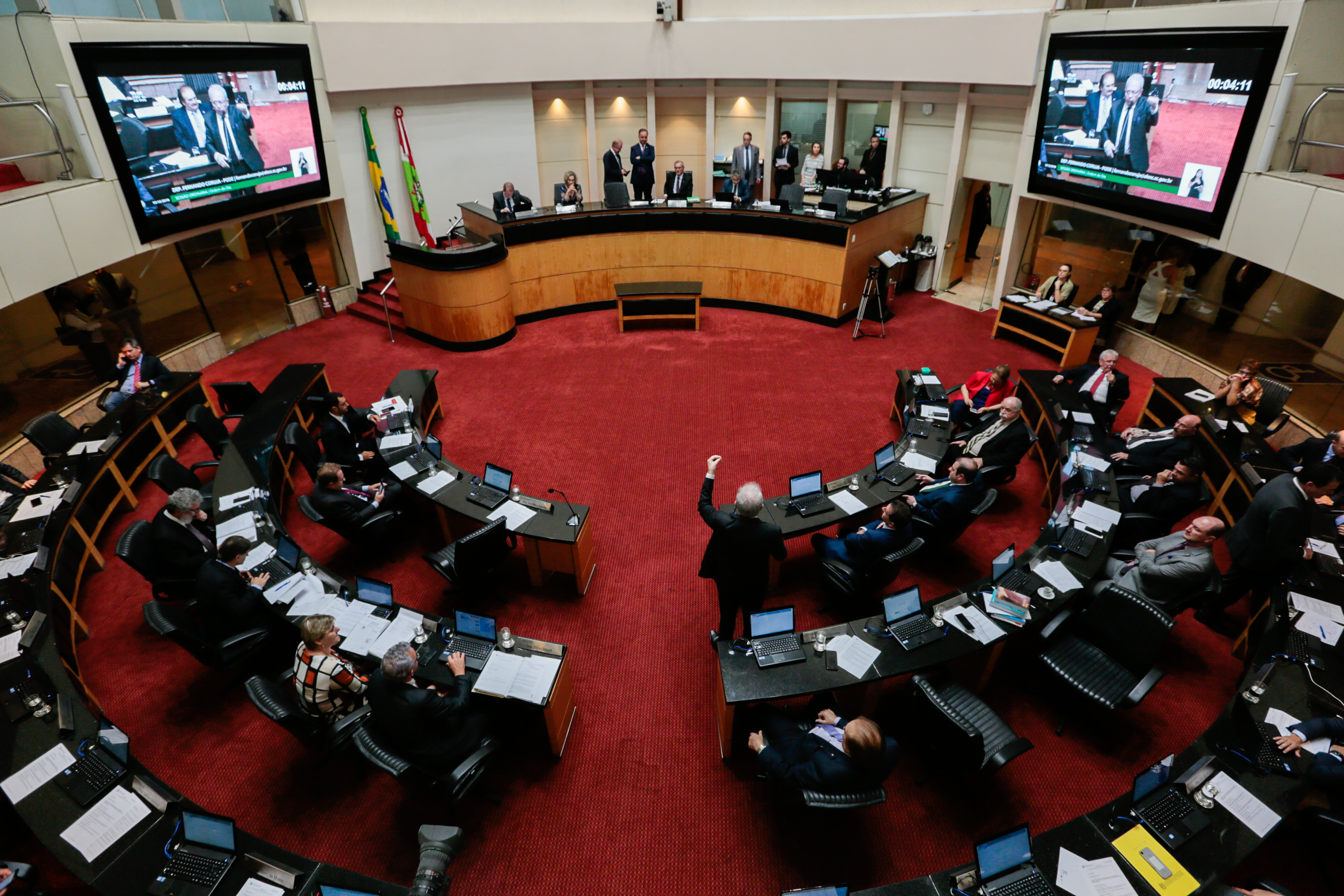 Sessão Ordinária Seguida da Comissão de Reforma do Regimento Interno.