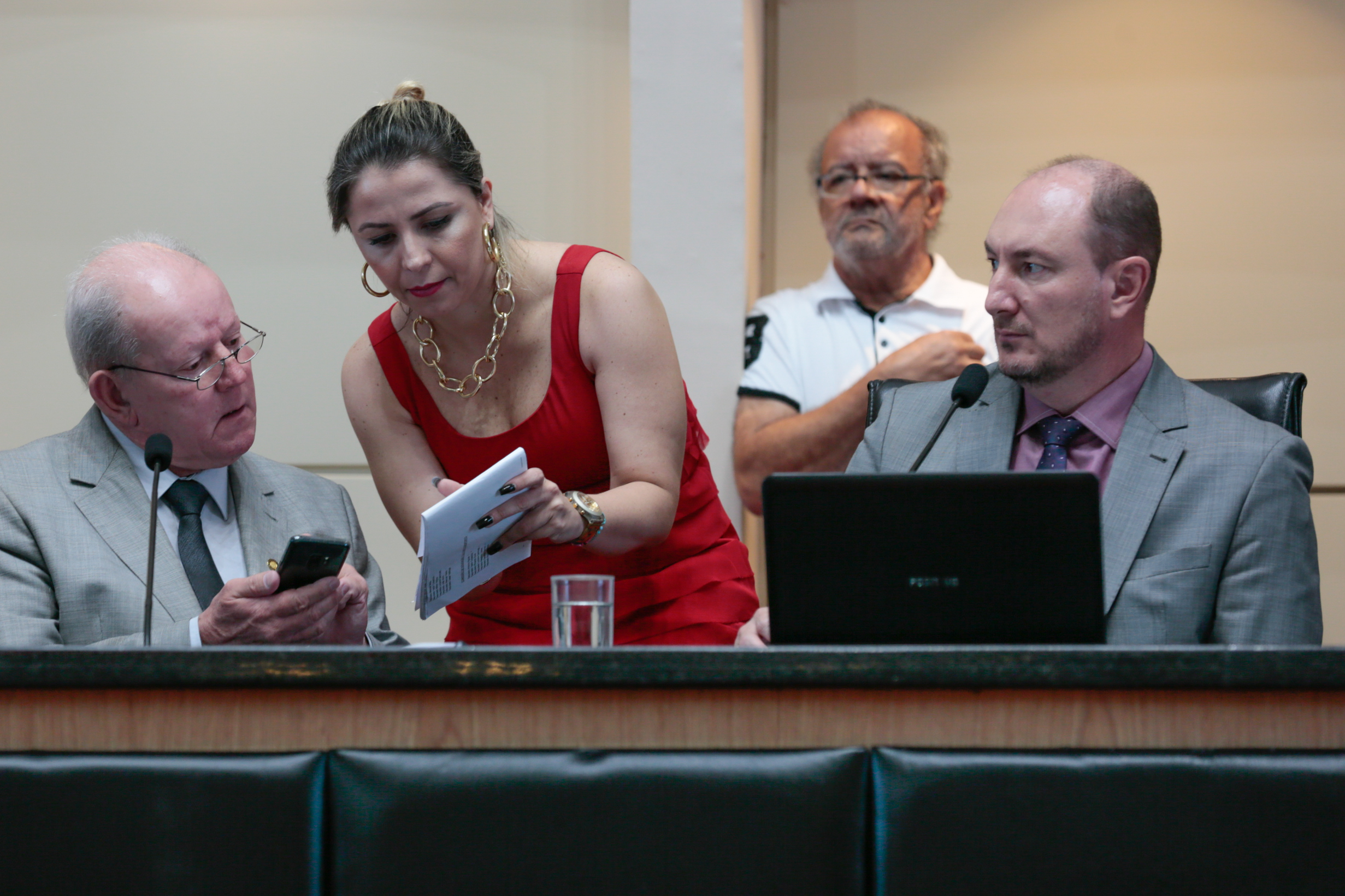 Sessão Ordinária Seguida da Comissão de Reforma do Regimento Interno.