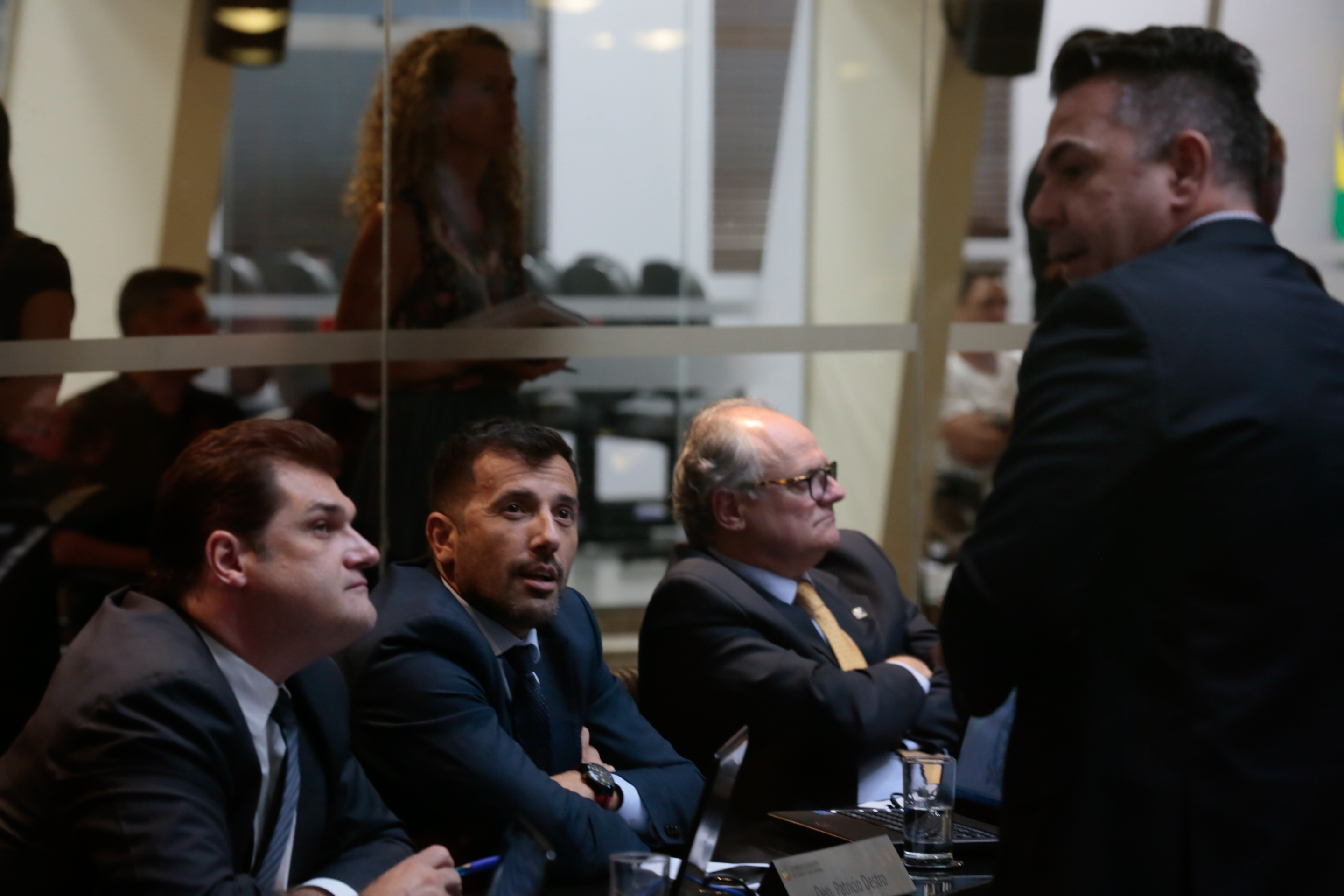 Sessão Ordinária Seguida da Comissão de Reforma do Regimento Interno.