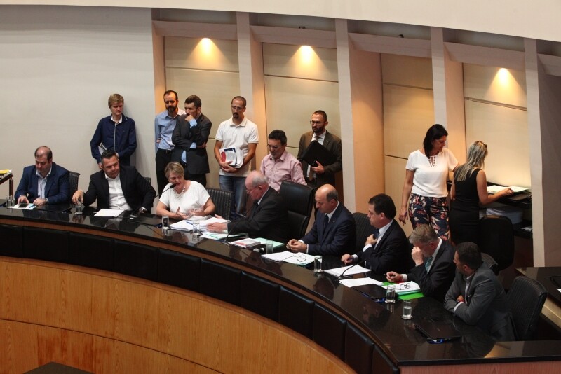 Orçamento para 2019 e Plano Plurianual estão prontos para votação em plenário