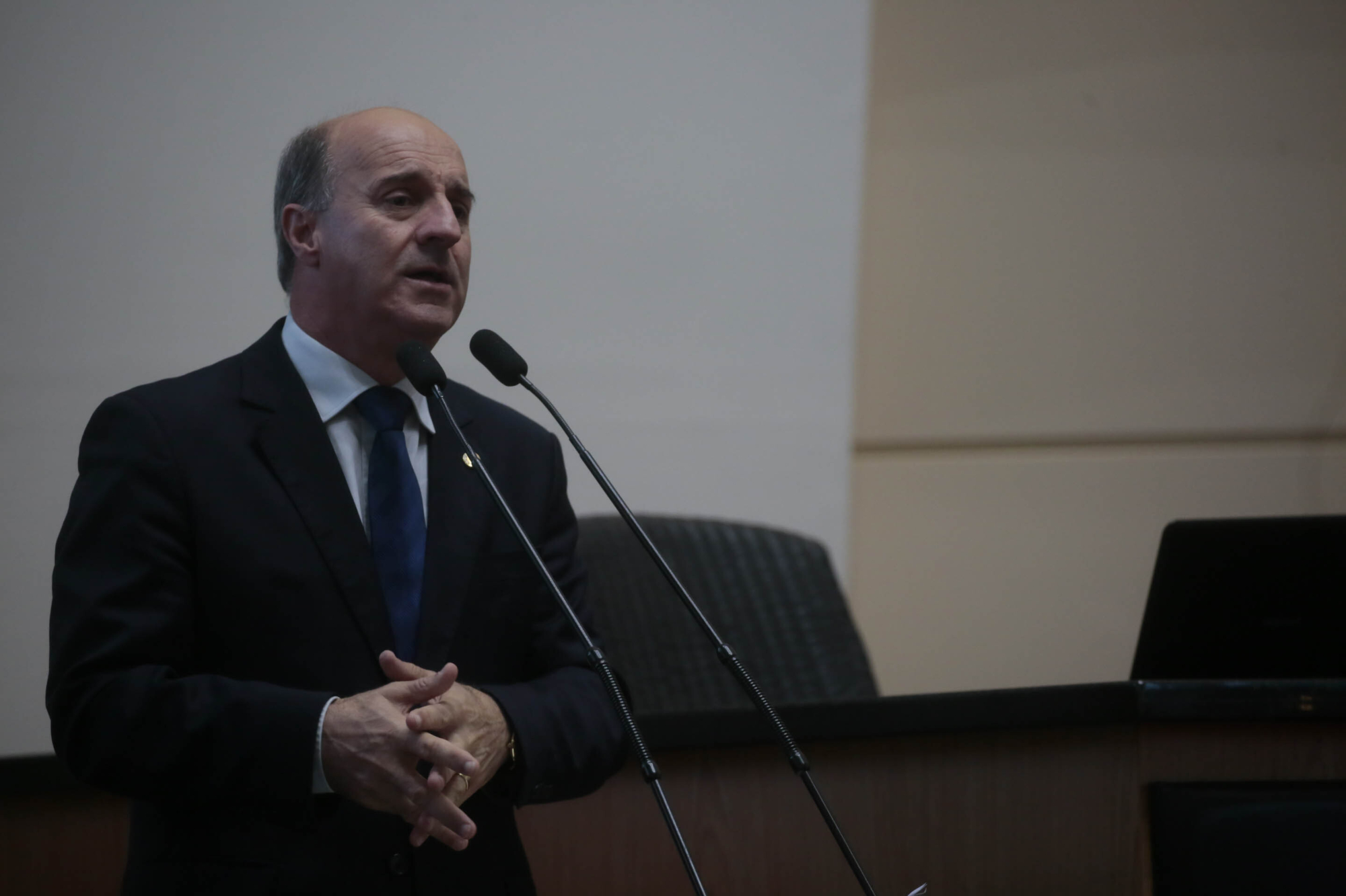 Zé Milton cobra reposição salarial da pasta da Agricultura