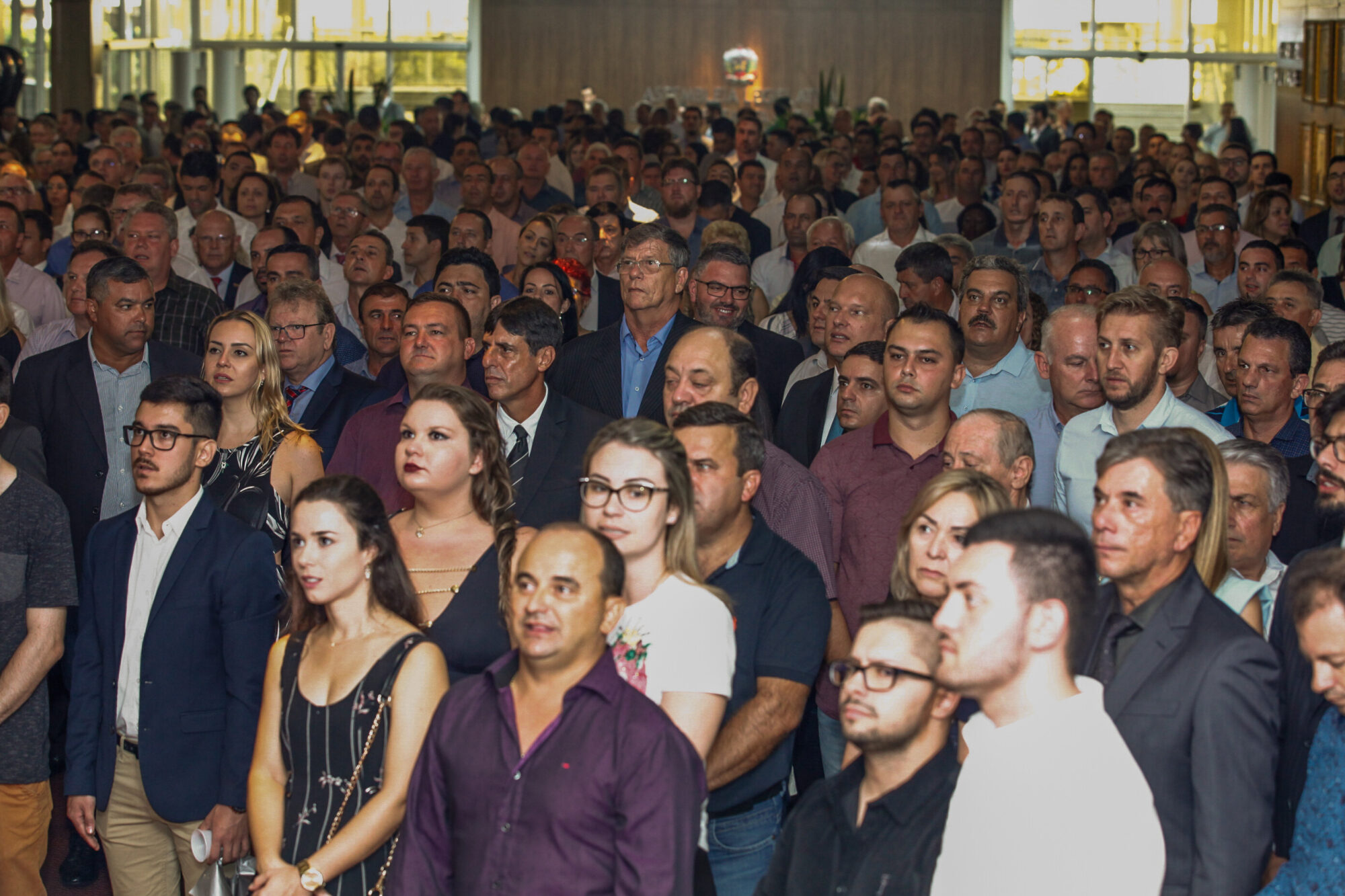 Assembleia ficou lotada para a posse nesta sexta-feira