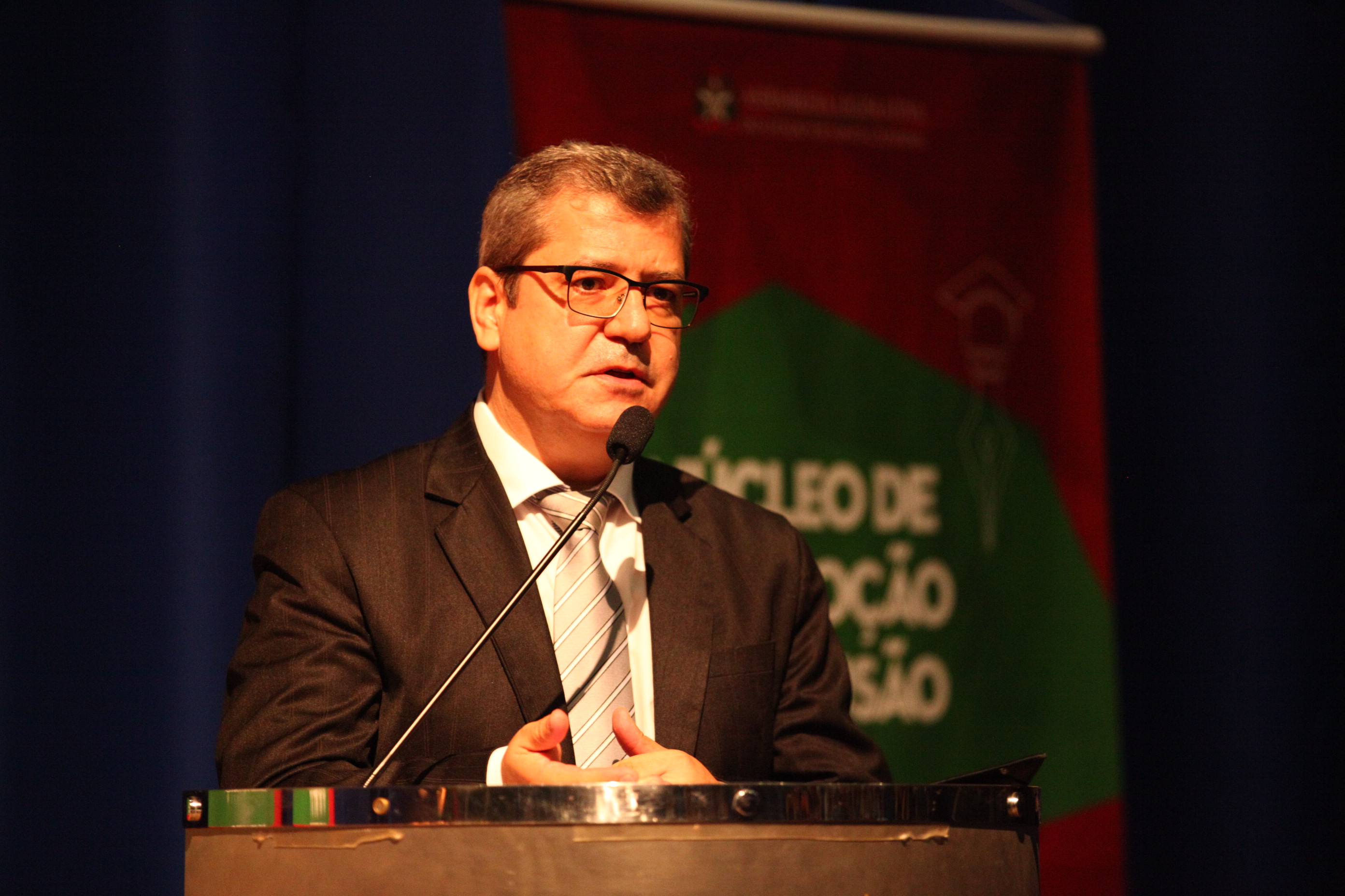 Seminário Estadual de Formação de Professores da Região Oeste de SC - Emerson Neves da Silva (UFFS)