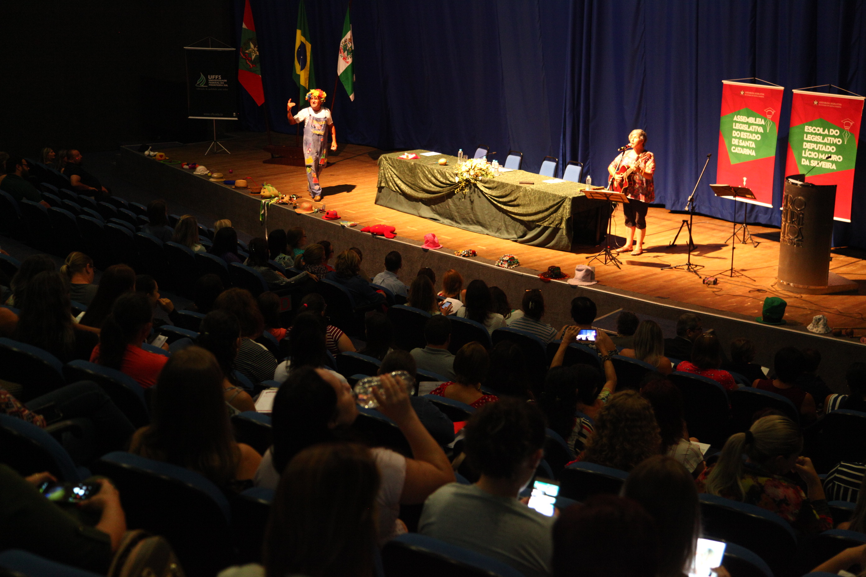 Seminário Estadual de Formação de Professores da Região Oeste de SC - Apresentação Cultural