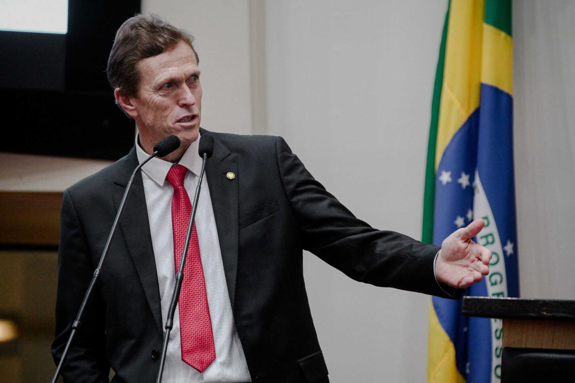 Volnei Weber sugere convênios com municípios para manutenção de SCs