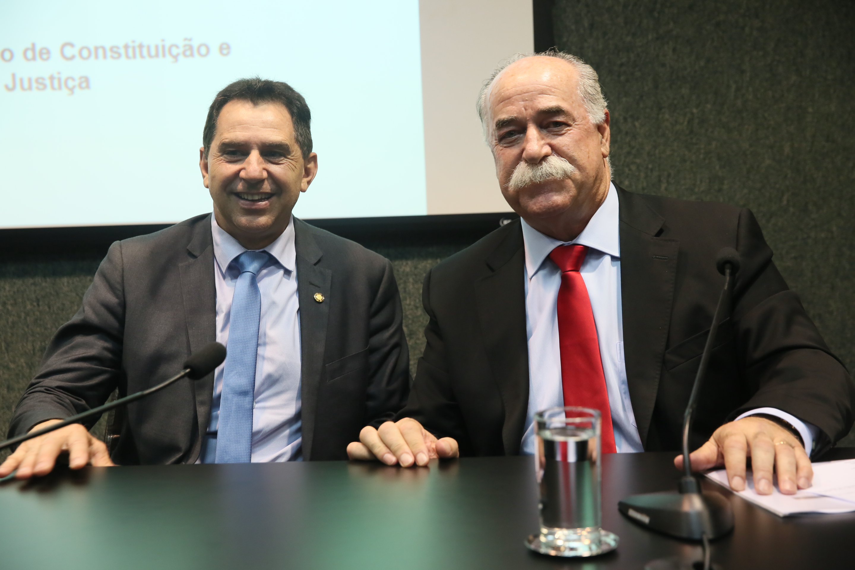 CCJ - Comissão de Constituição e Justiça é Instalada. Deputados Romildo Titon (MDB) e Milton Hobus (PSD) são eleitos presidente e vice da Comissão.