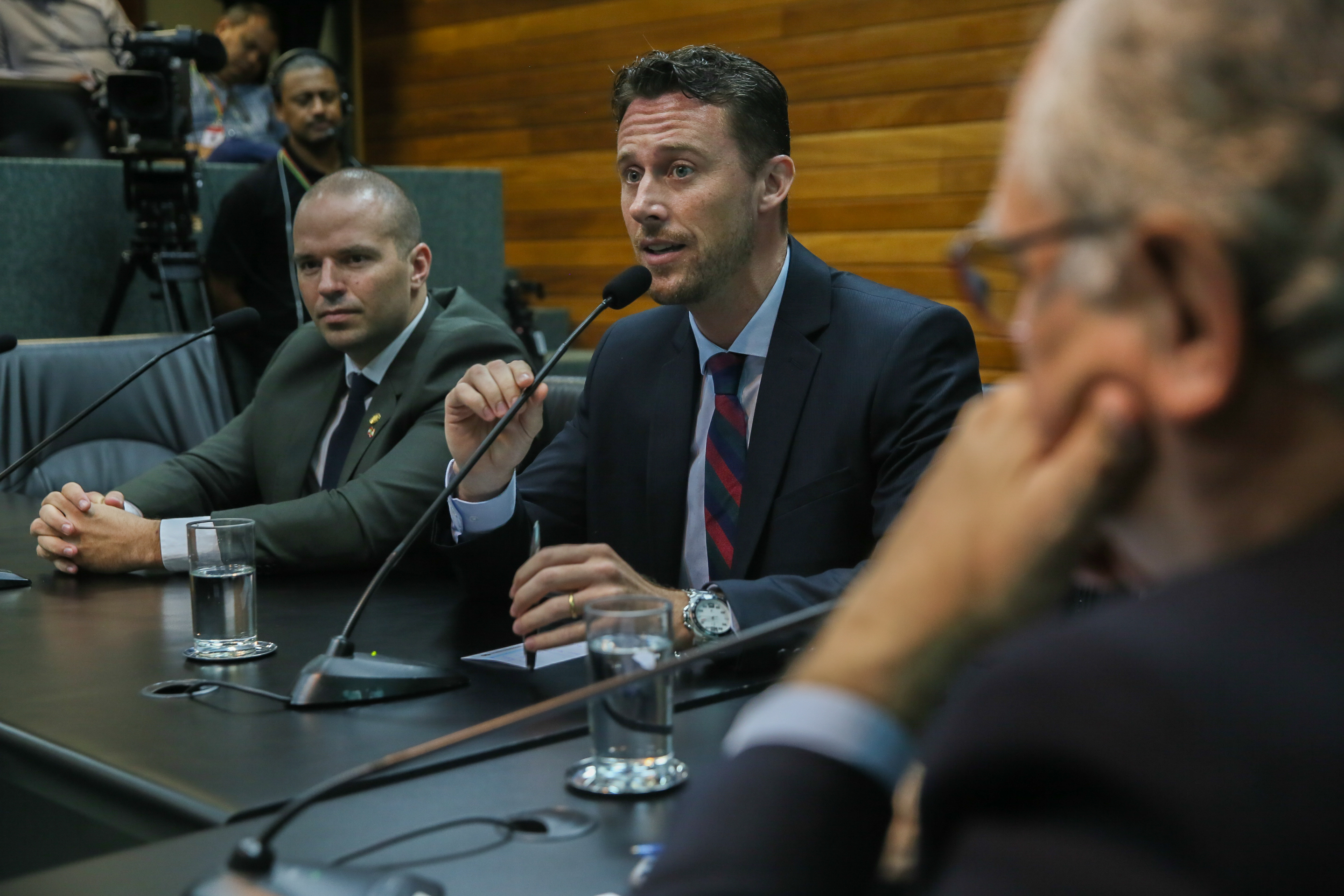 Comissão de Defesa dos Direitos da Pessoa com Deficiência é instalada. Deputados Vicente Caropreso (PSDB) e José Milton (PP) são eleitos presidente e vice da comissão.
