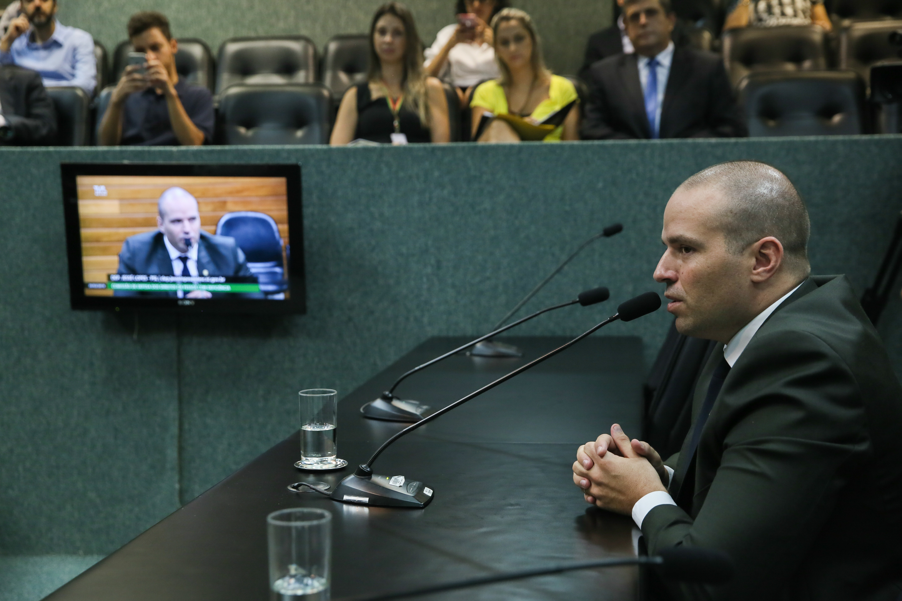 Comissão de Defesa dos Direitos da Pessoa com Deficiência é instalada. Deputados Vicente Caropreso (PSDB) e José Milton (PP) são eleitos presidente e vice da comissão.