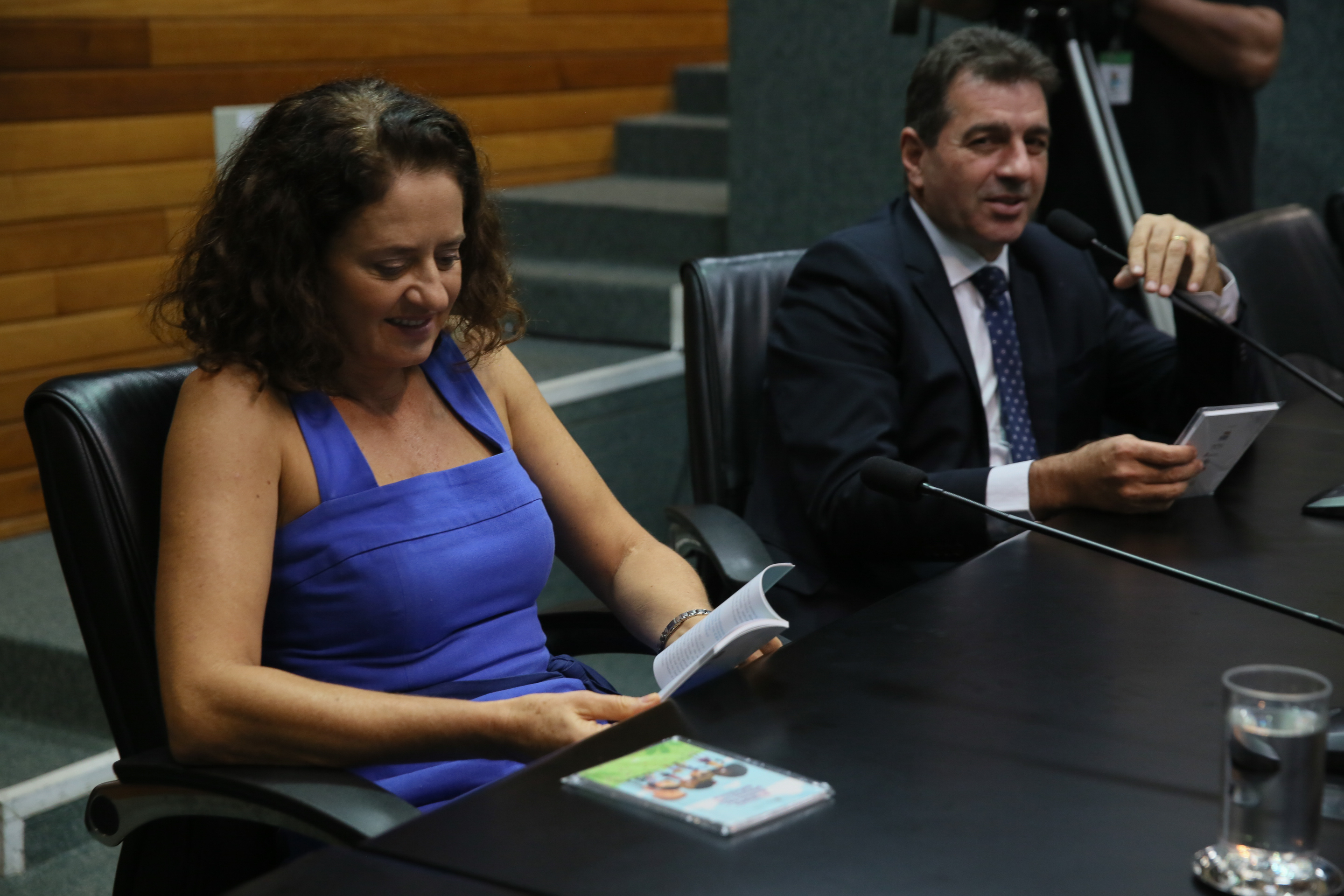 Comissão de Defesa dos Direitos da Pessoa com Deficiência é instalada. Deputados Vicente Caropreso (PSDB) e José Milton (PP) são eleitos presidente e vice da comissão.