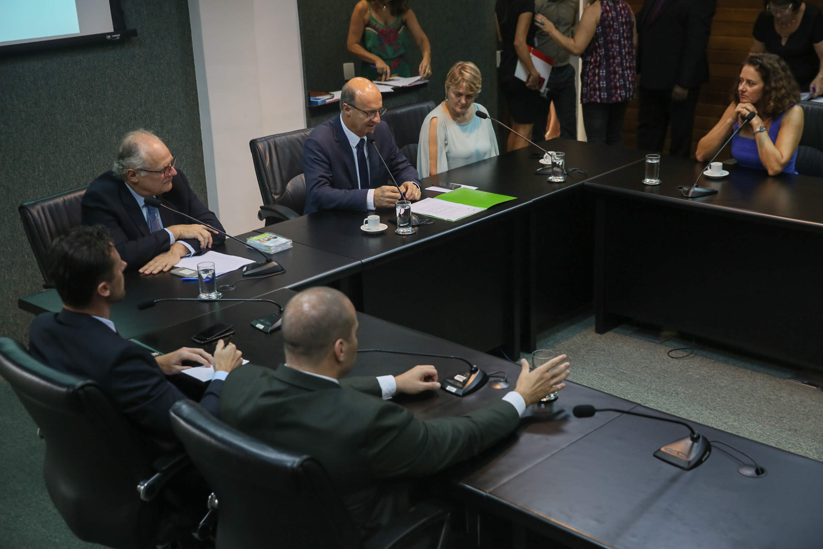 Comissão de Defesa dos Direitos da Pessoa com Deficiência é instalada. Deputados Vicente Caropreso (PSDB) e José Milton (PP) são eleitos presidente e vice da comissão.