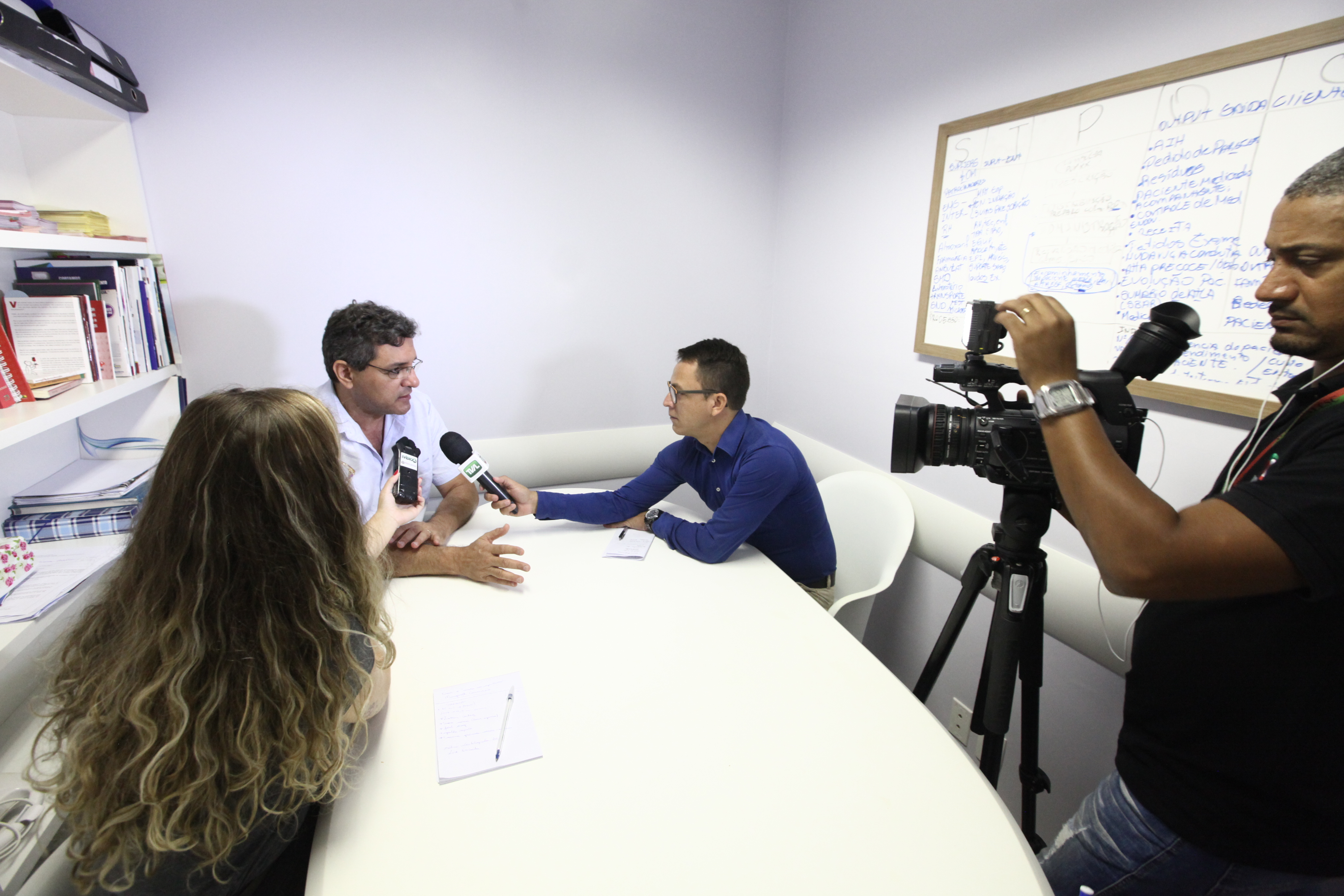 ALERTA SOBRE SARAMPO - Entrevista com o Infectologista Luiz Escada.