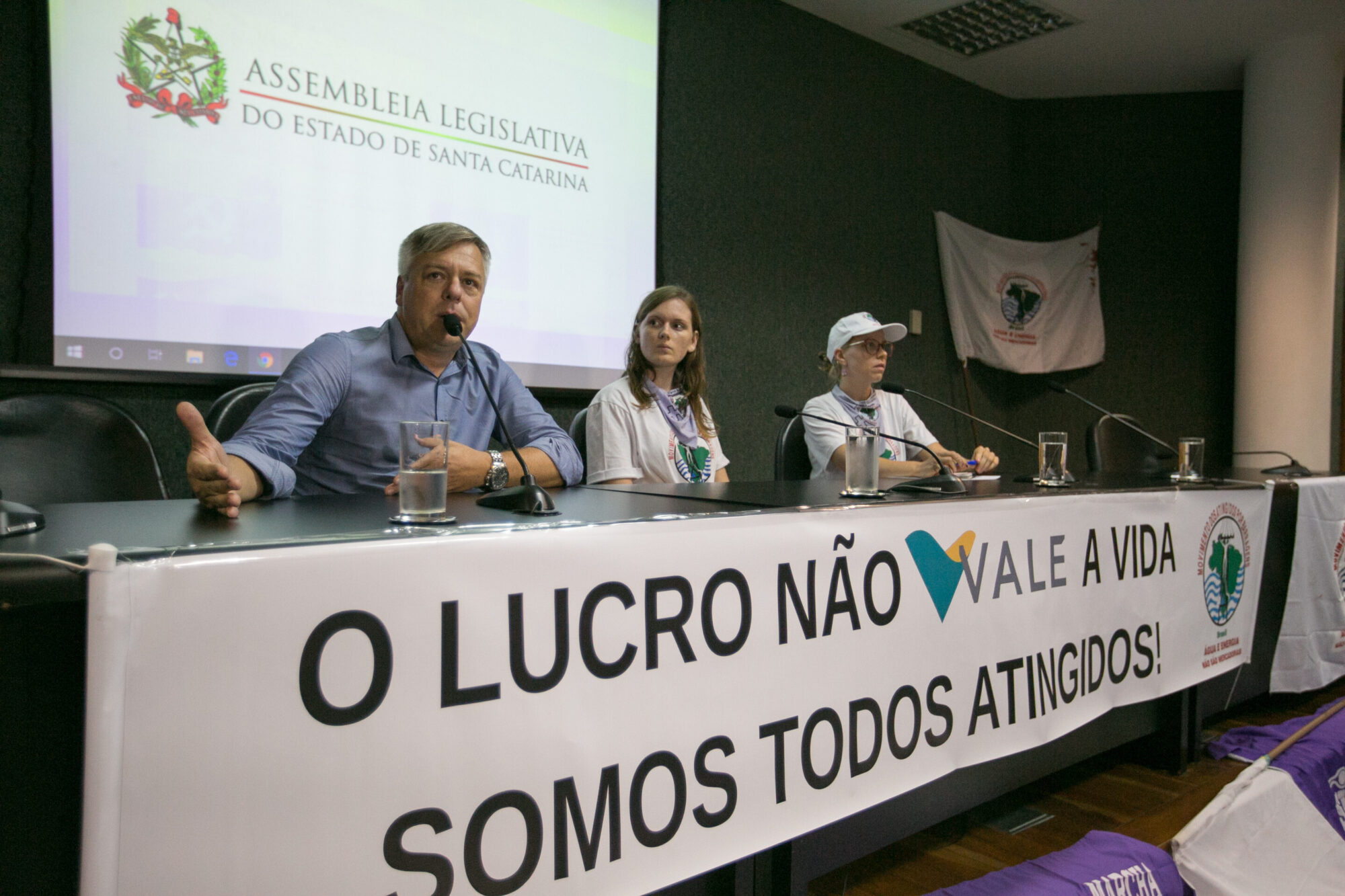 Frente da Alesc sobre atingidos por barragens realizou sua primeira reunião na noite desta segunda-feira (25)