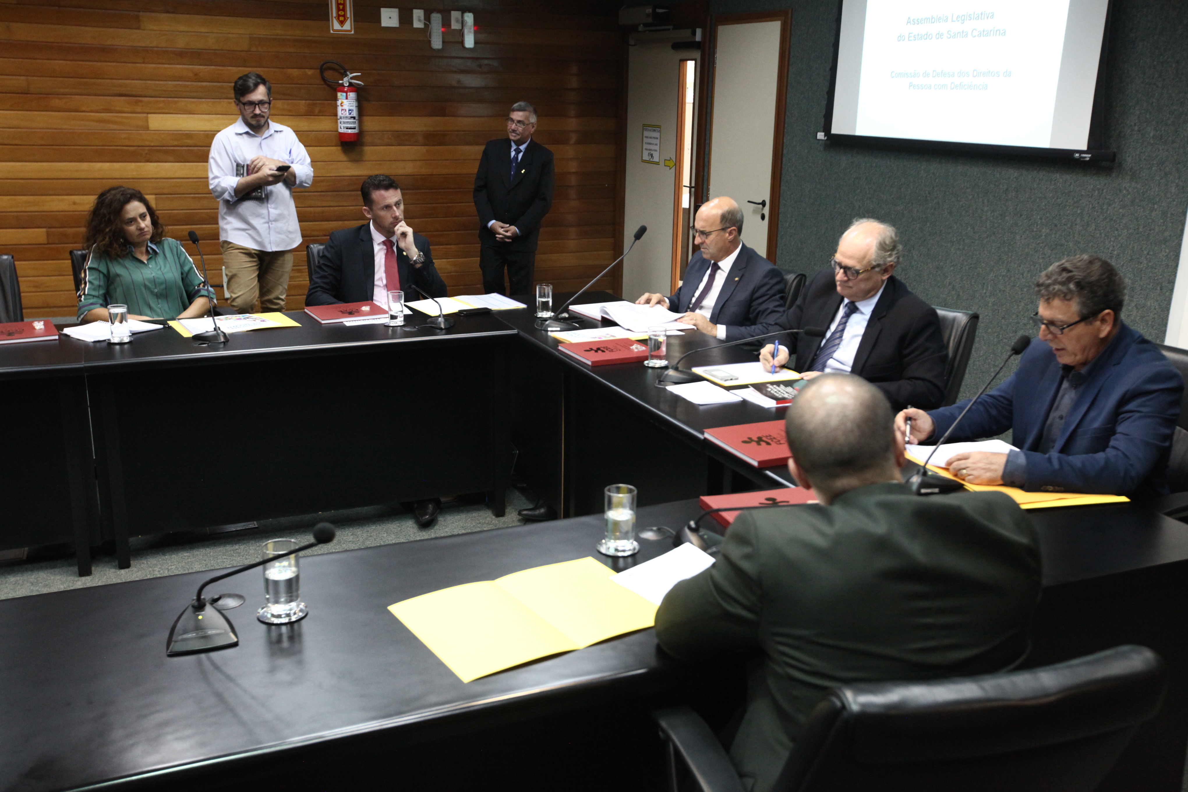 REUNIÃO - Comissão de Defesa dos Direitos da Pessoa Com Deficiência.