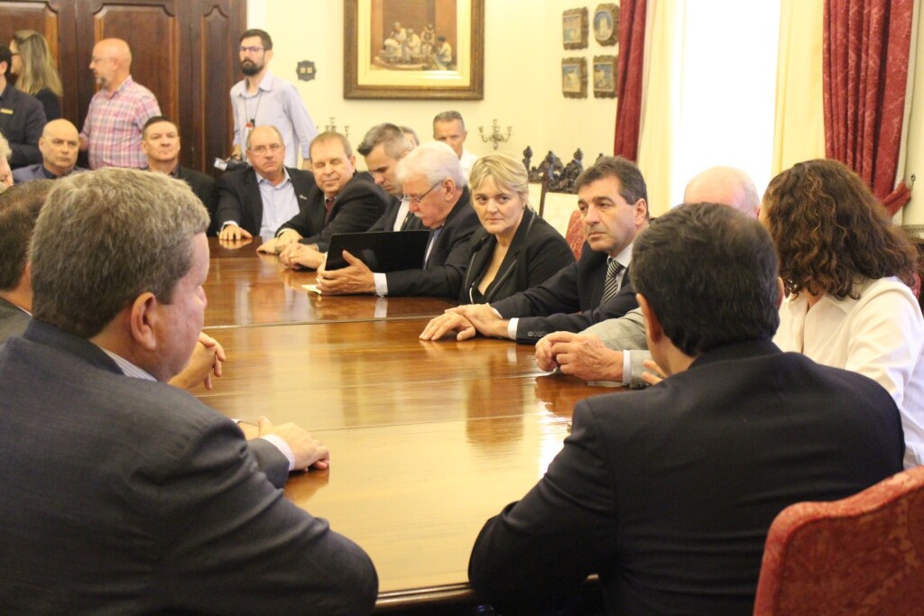 Bancada do Oeste recepcionada pelo governador Carlos Loisér FOTO: Carolina Timm/Assessoria Parlamentar