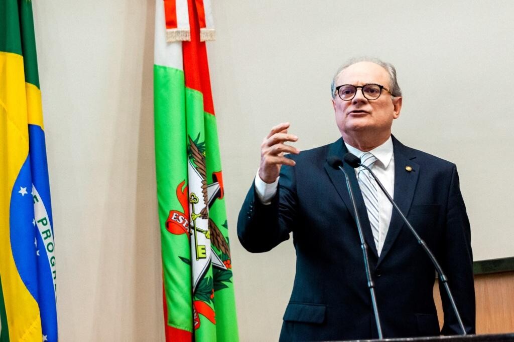 Dr. Vicente cobra agilidade na ampliação do PS do Hospital Pequeno Anjo