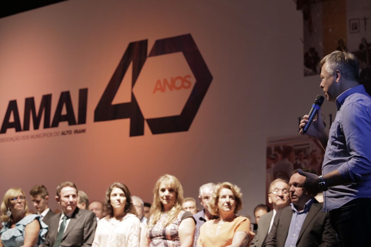 Fabiano da Luz presente nos 40 anos da Amai
