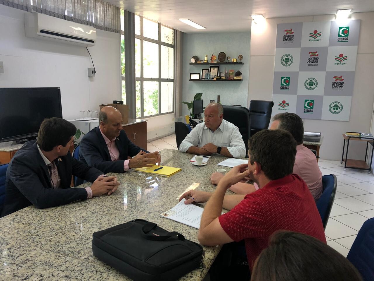 Lideranças buscam solução para o Ceasa