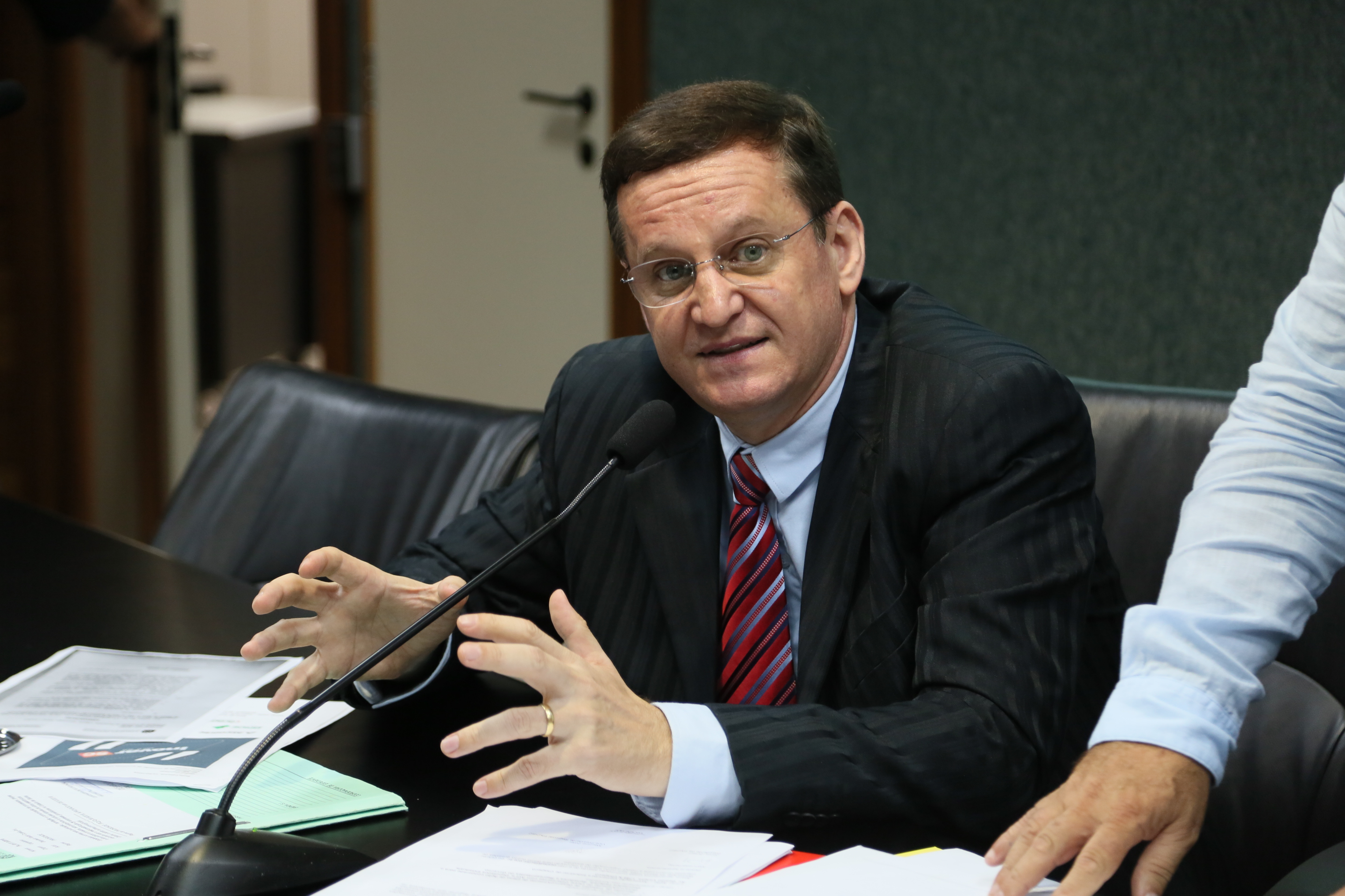 Comissão de Economia.