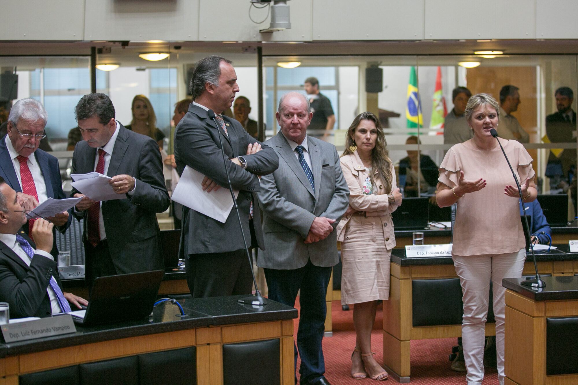 Tragédia em Suzano é destaque no plenário