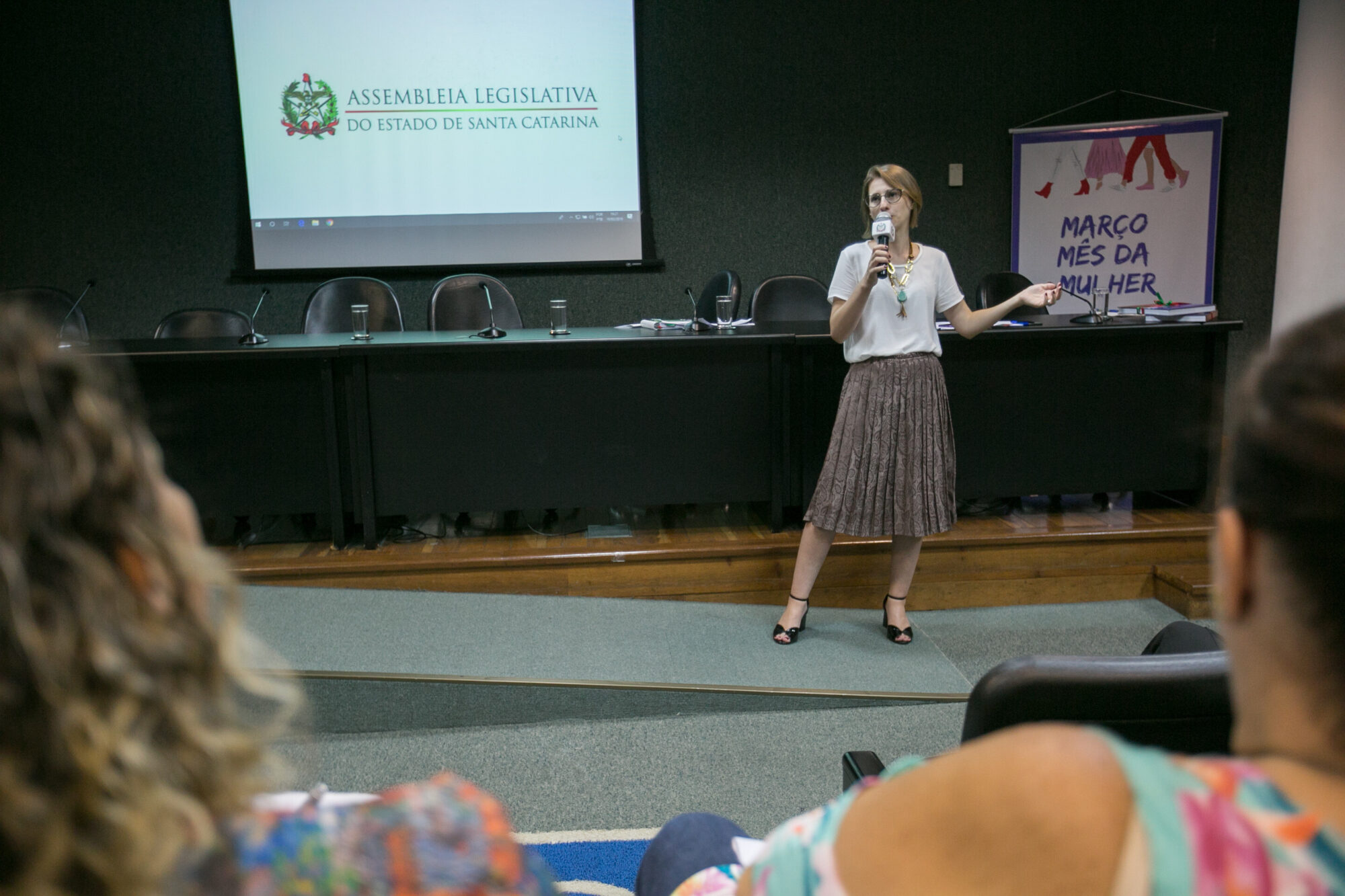 Assembleia sedia palestra sobre gênero, educação e direitos humanos