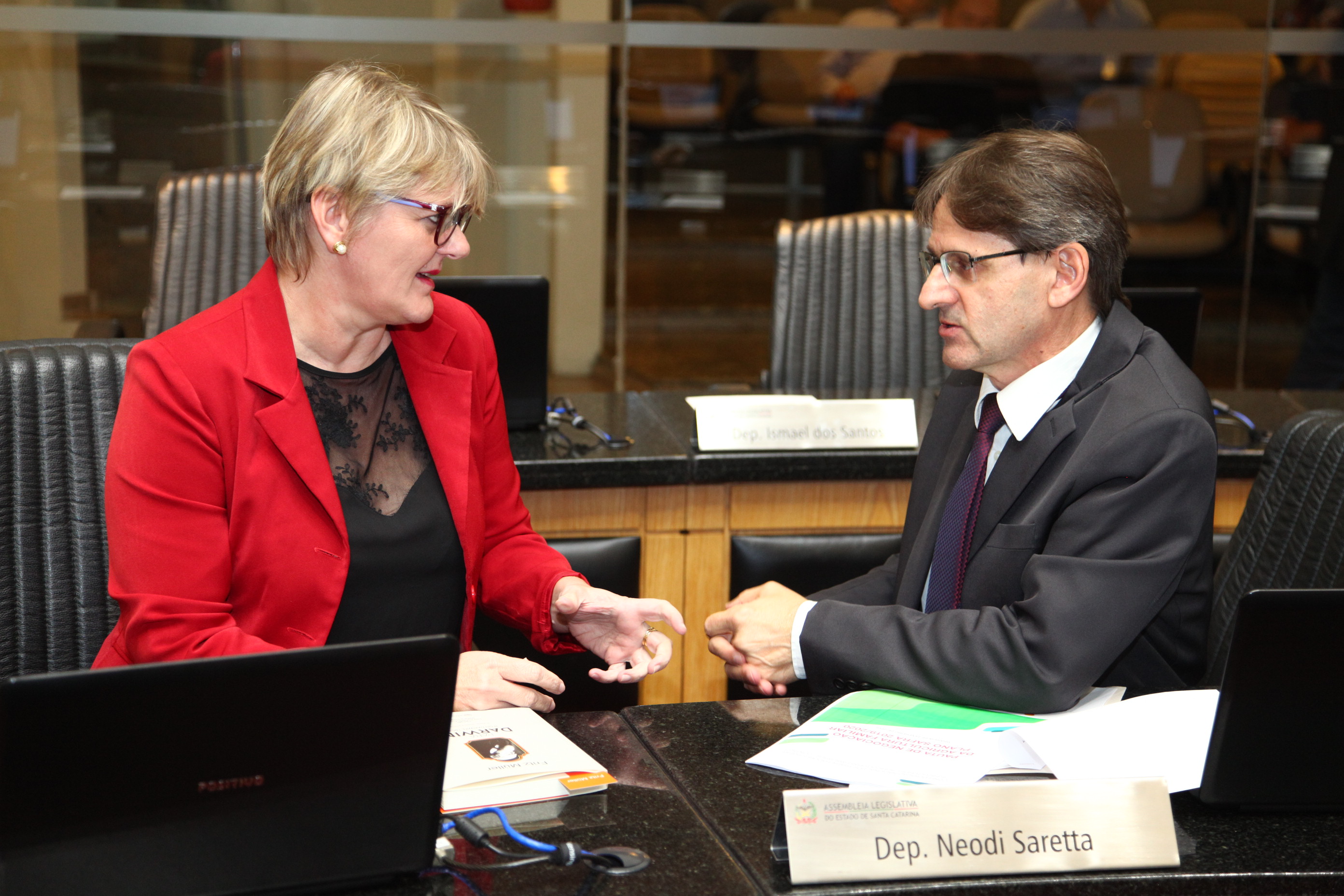 Sessão Plenária - Deputada Luciane Carminatti (PT) e Deputado Neodi Saretta (PT)