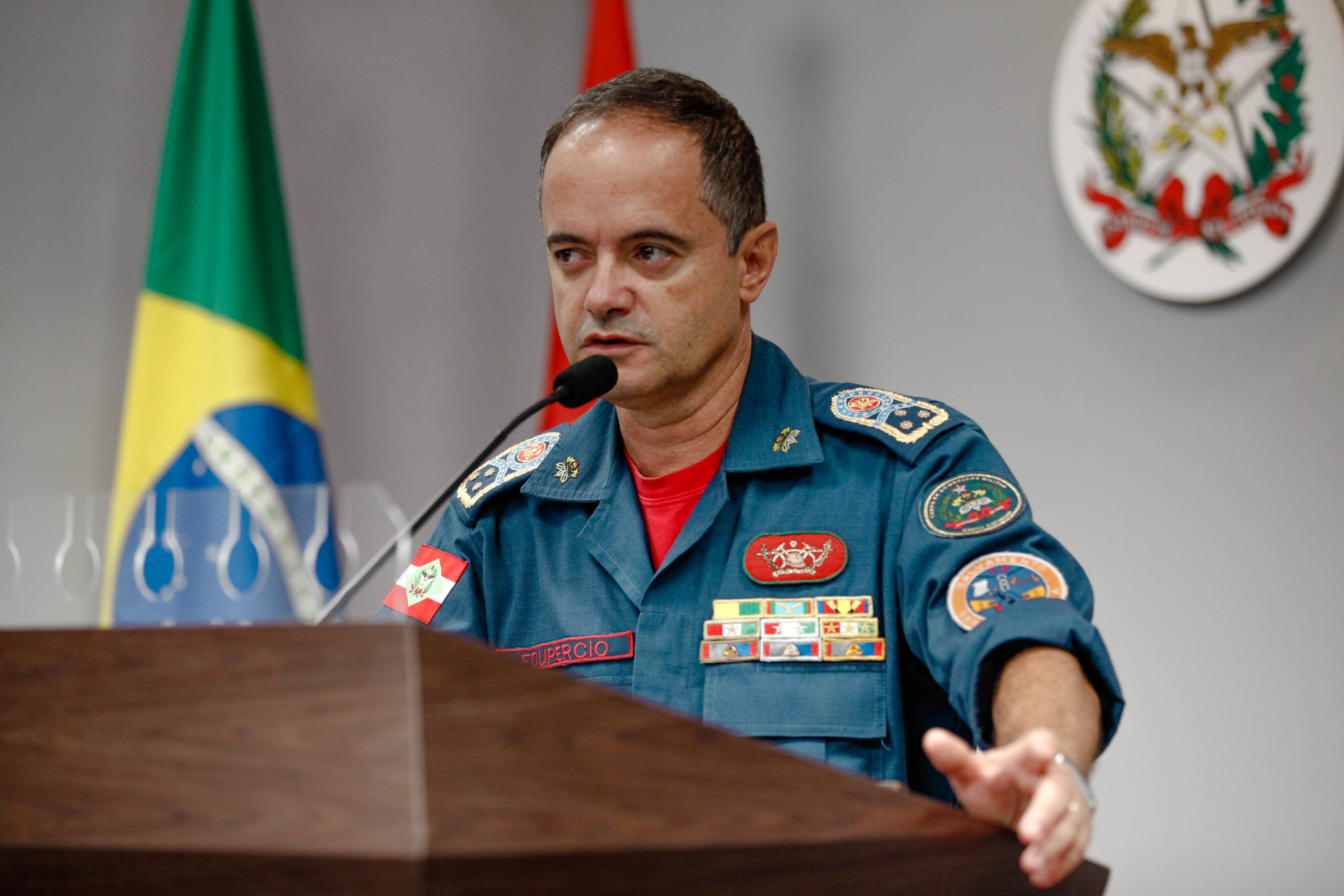 Bombeiros catarinenses que atuaram em Brumadinho são homenageados na Alesc.