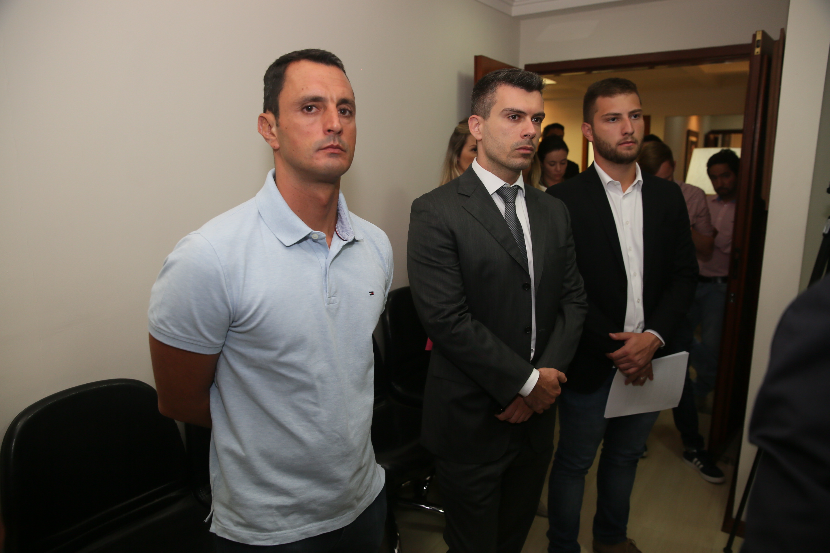 Presidente Julio Garcia recebe das mãos do Governador o projeto da Reforma Administrativa.