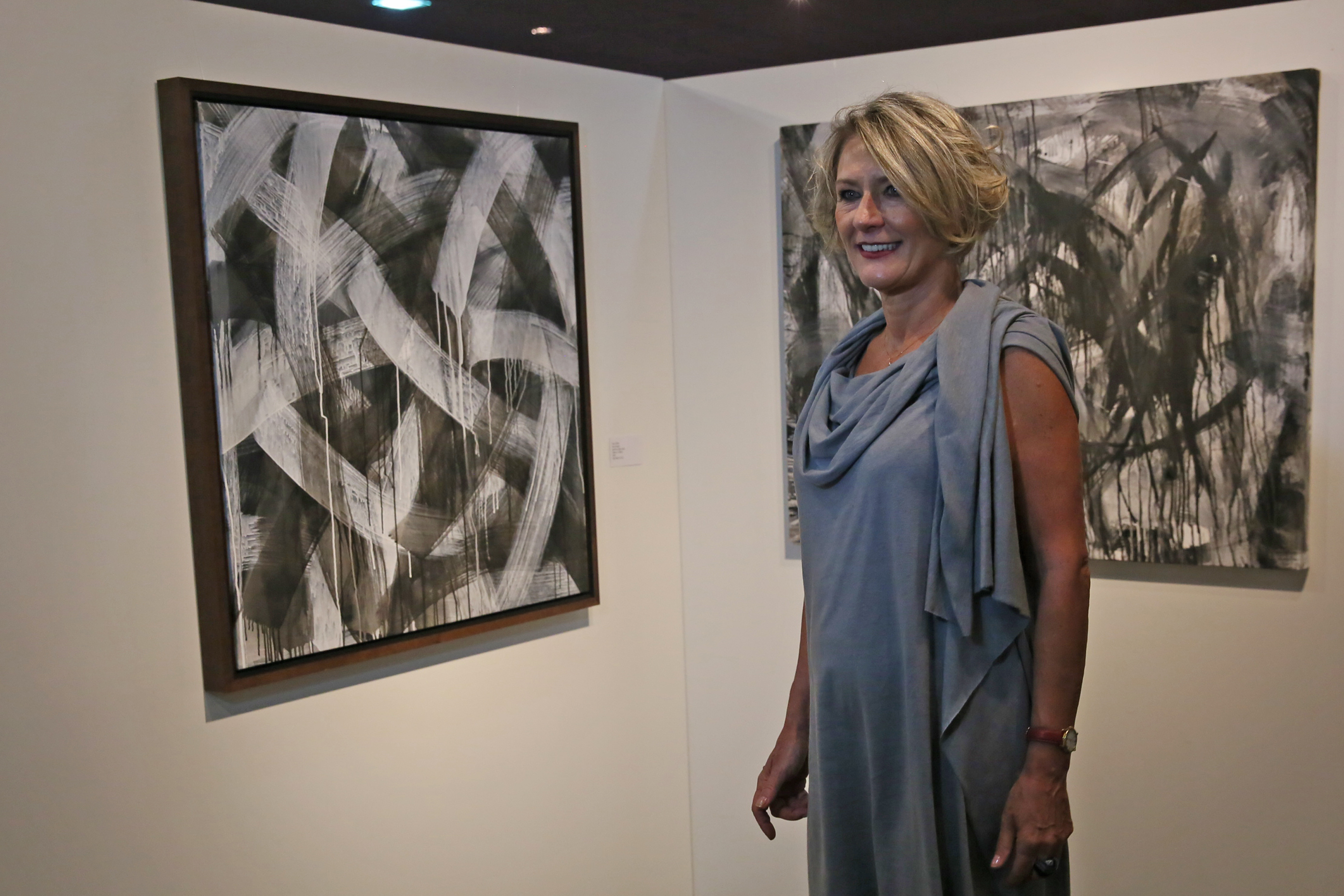 Exposição Arte Gestual  da artista plástica Iara Dreger é lançada na Alesc
