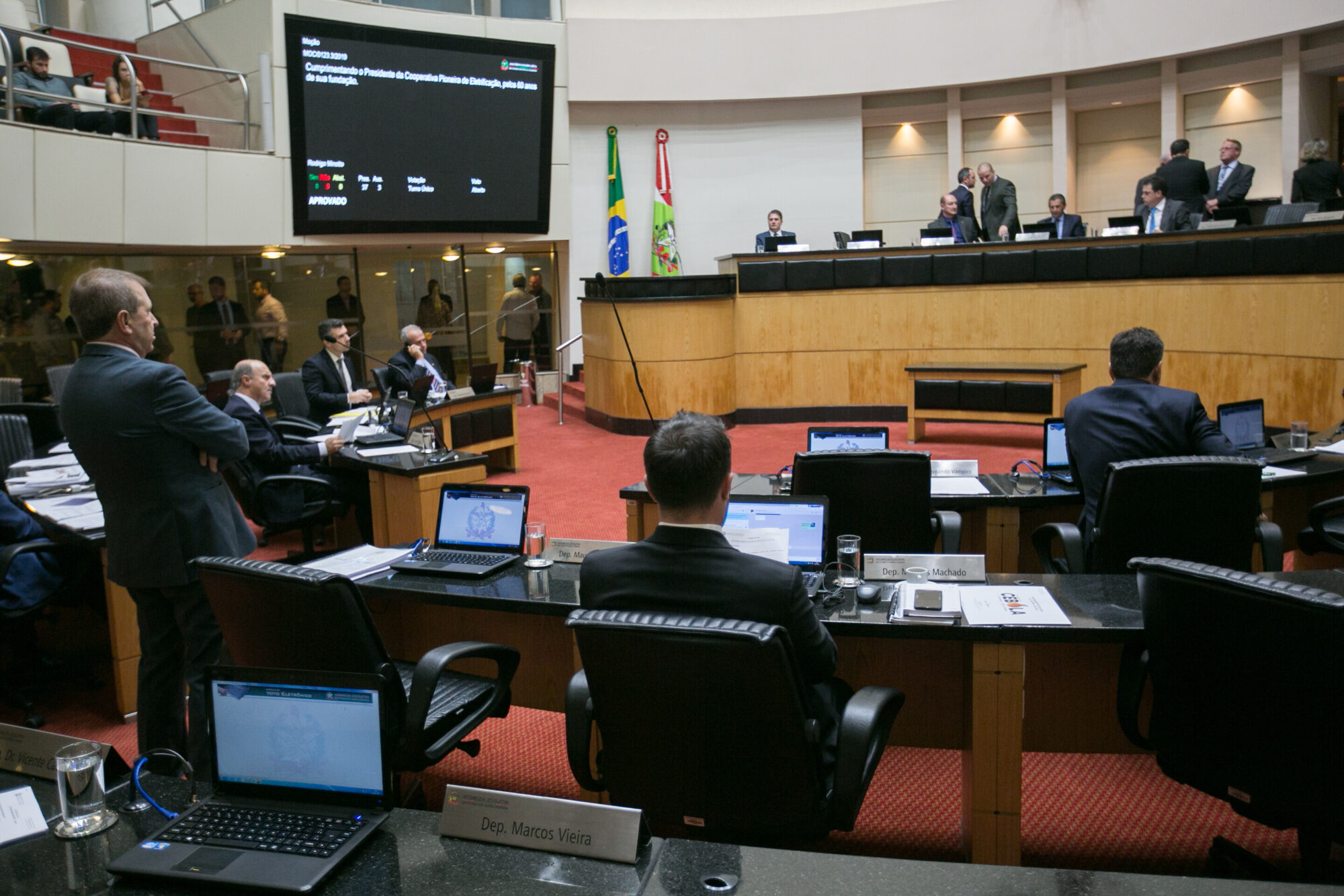 Deputados elogiam governador e destacam reforma administrativa