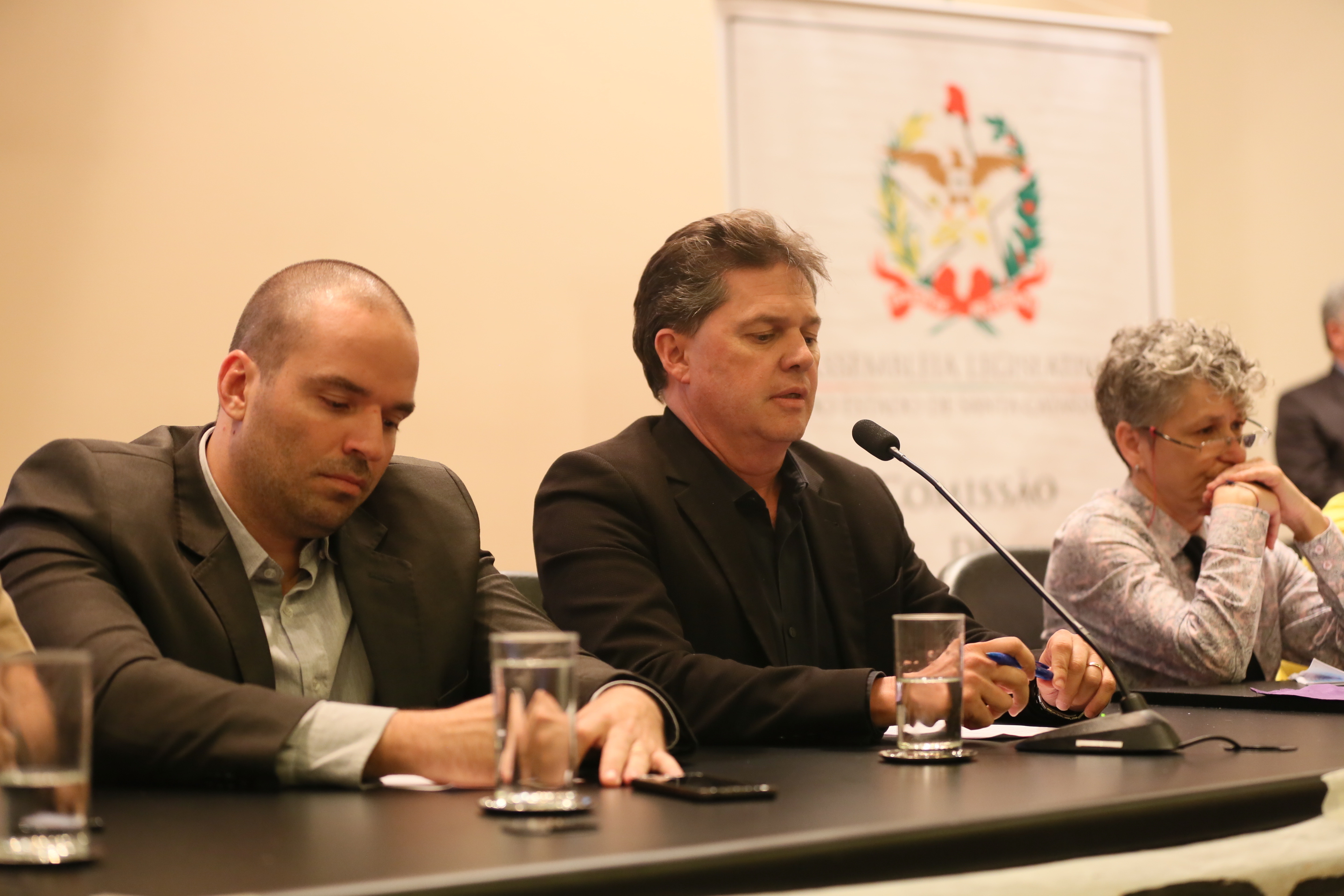 A segurança e sua relação com a população de periferia, movimentos sociais e culturais da Grande Florianópolis.