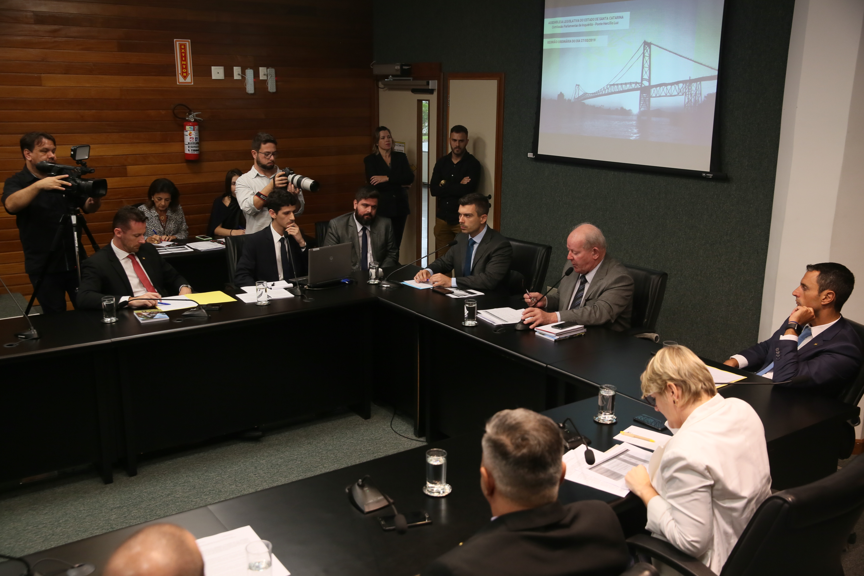 Reunião define acesso ao histórico dos contratos de restauração da Ponte.