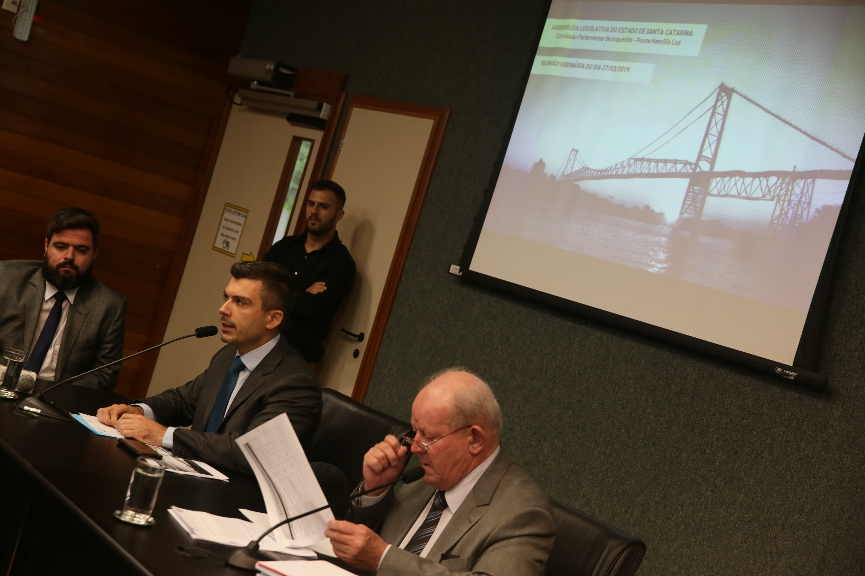 Reunião define acesso ao histórico dos contratos de restauração da Ponte.