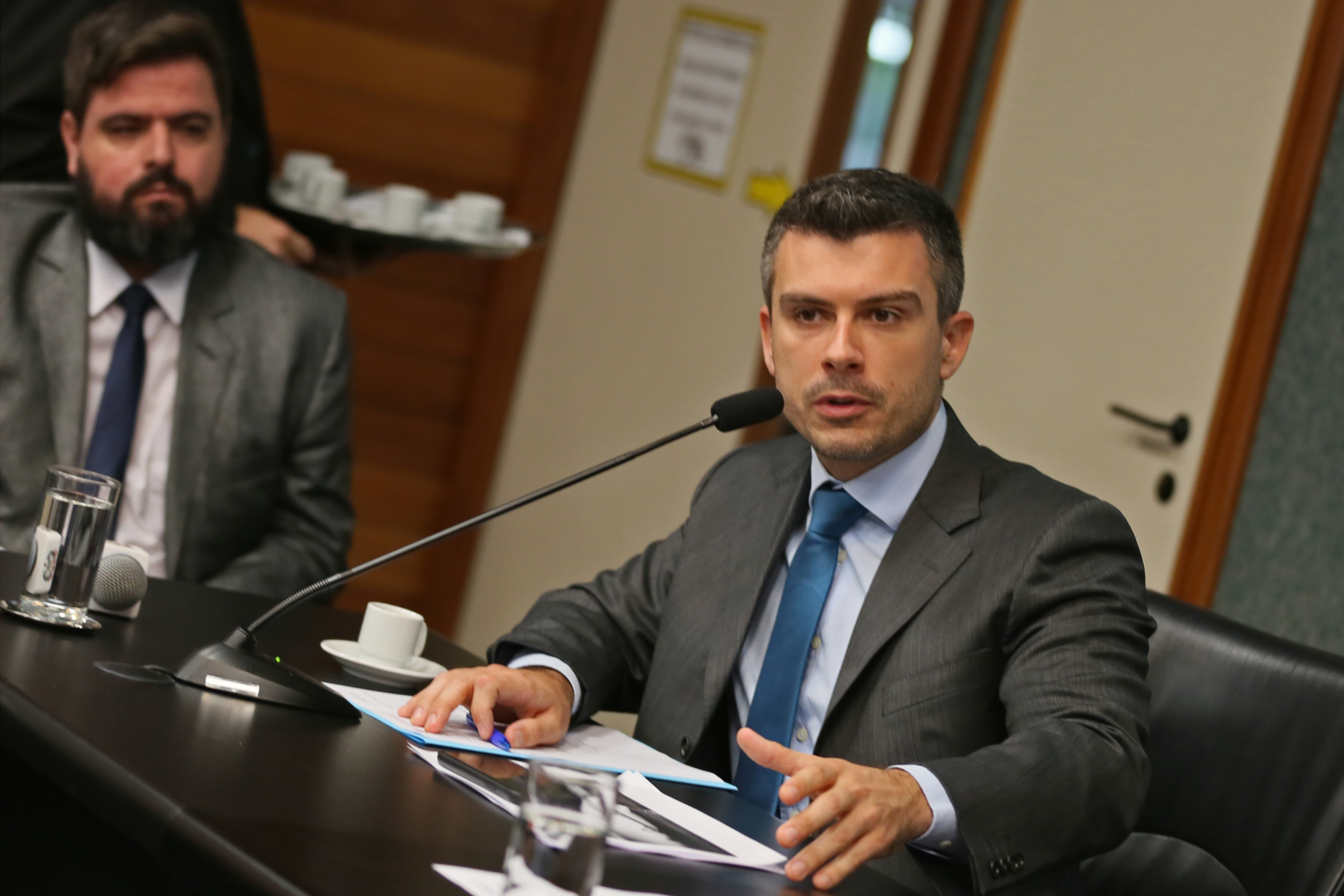 Reunião define acesso ao histórico dos contratos de restauração da Ponte.