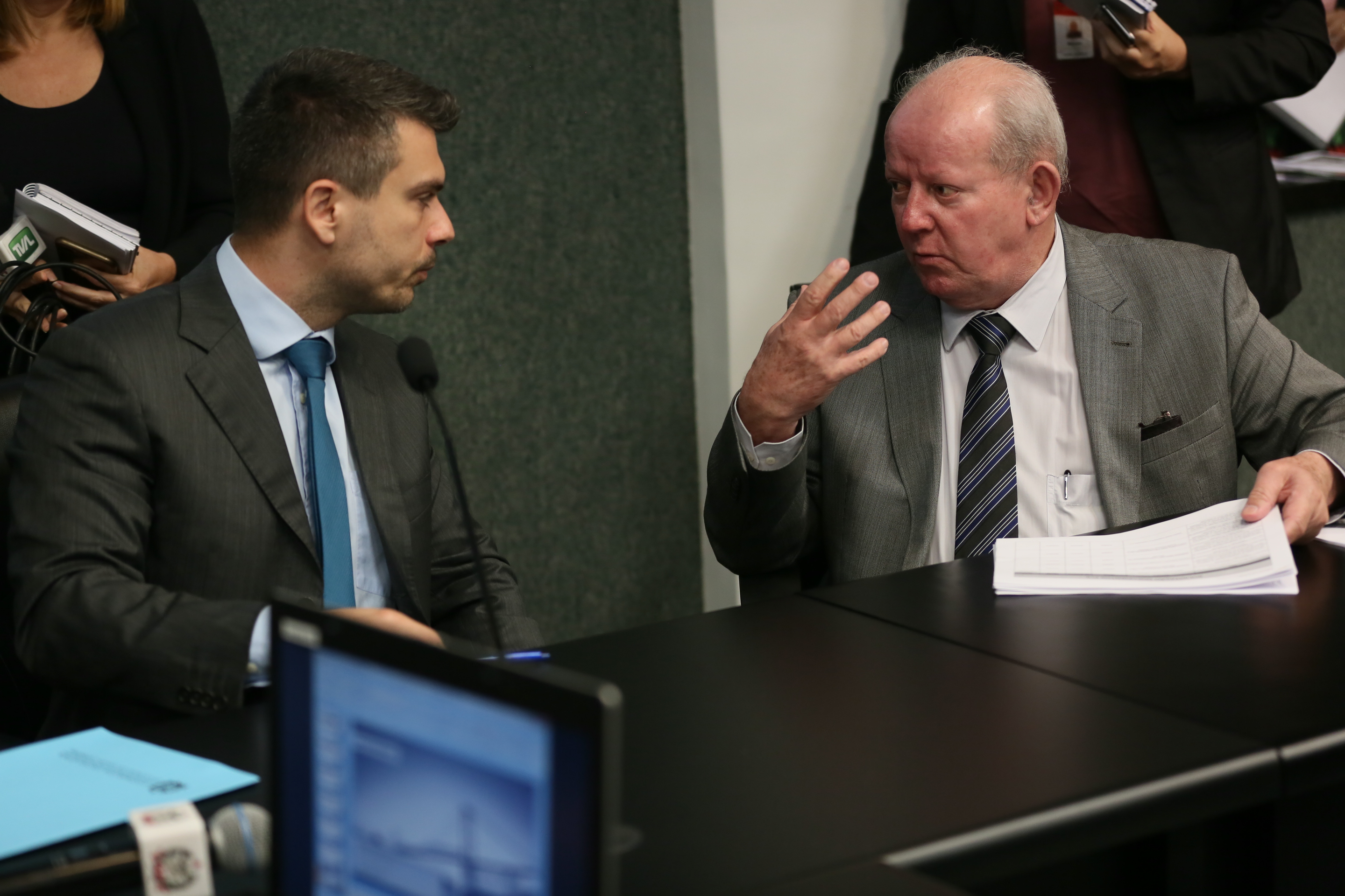 Reunião define acesso ao histórico dos contratos de restauração da Ponte.