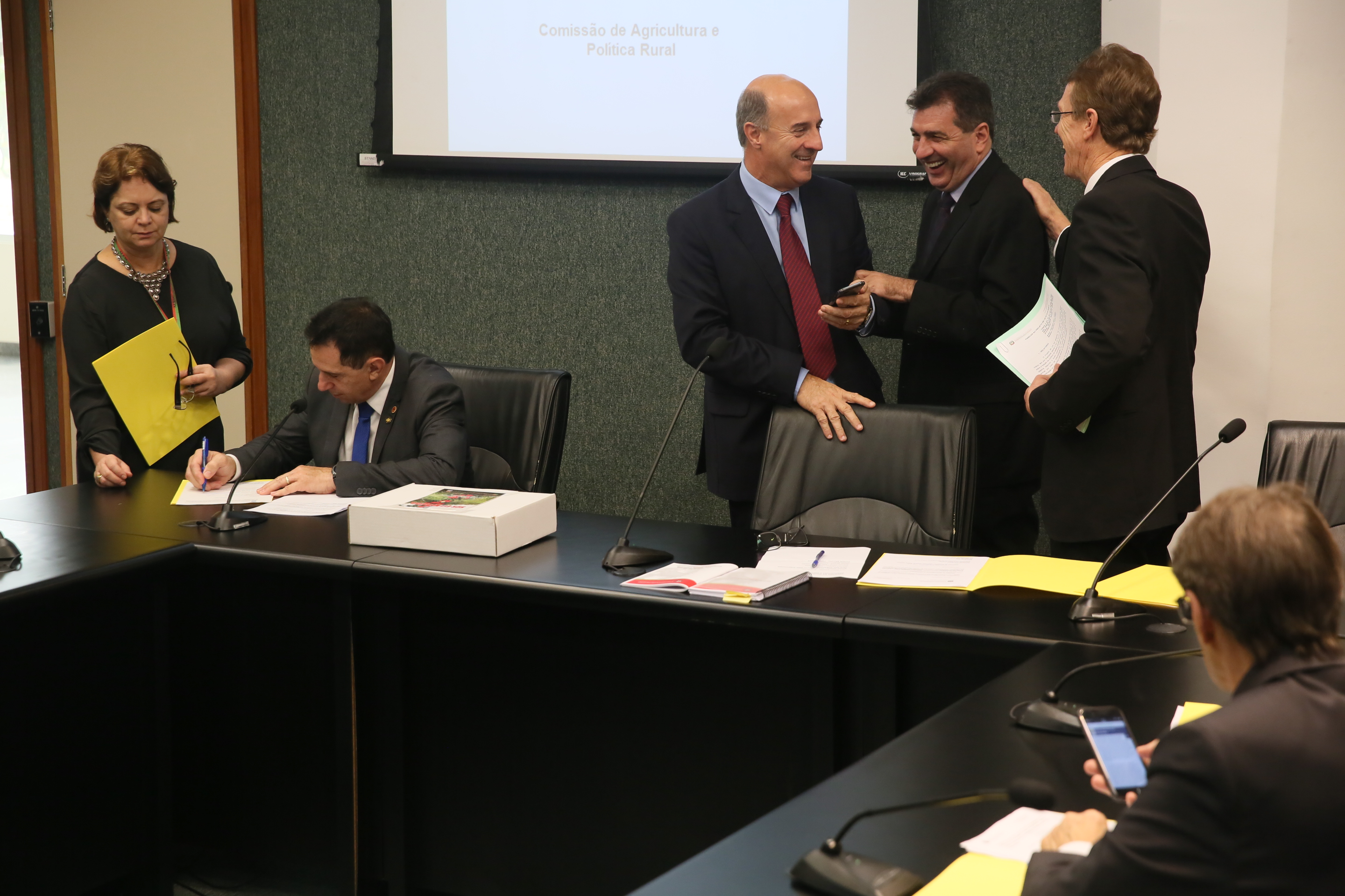 Comissão recebe o secretário de estado da Agricultura e da Pesca Ricardo de Gouvêa e a Presidente da Epagri Edilene Steinwandter para Informações das respectivas pastas.