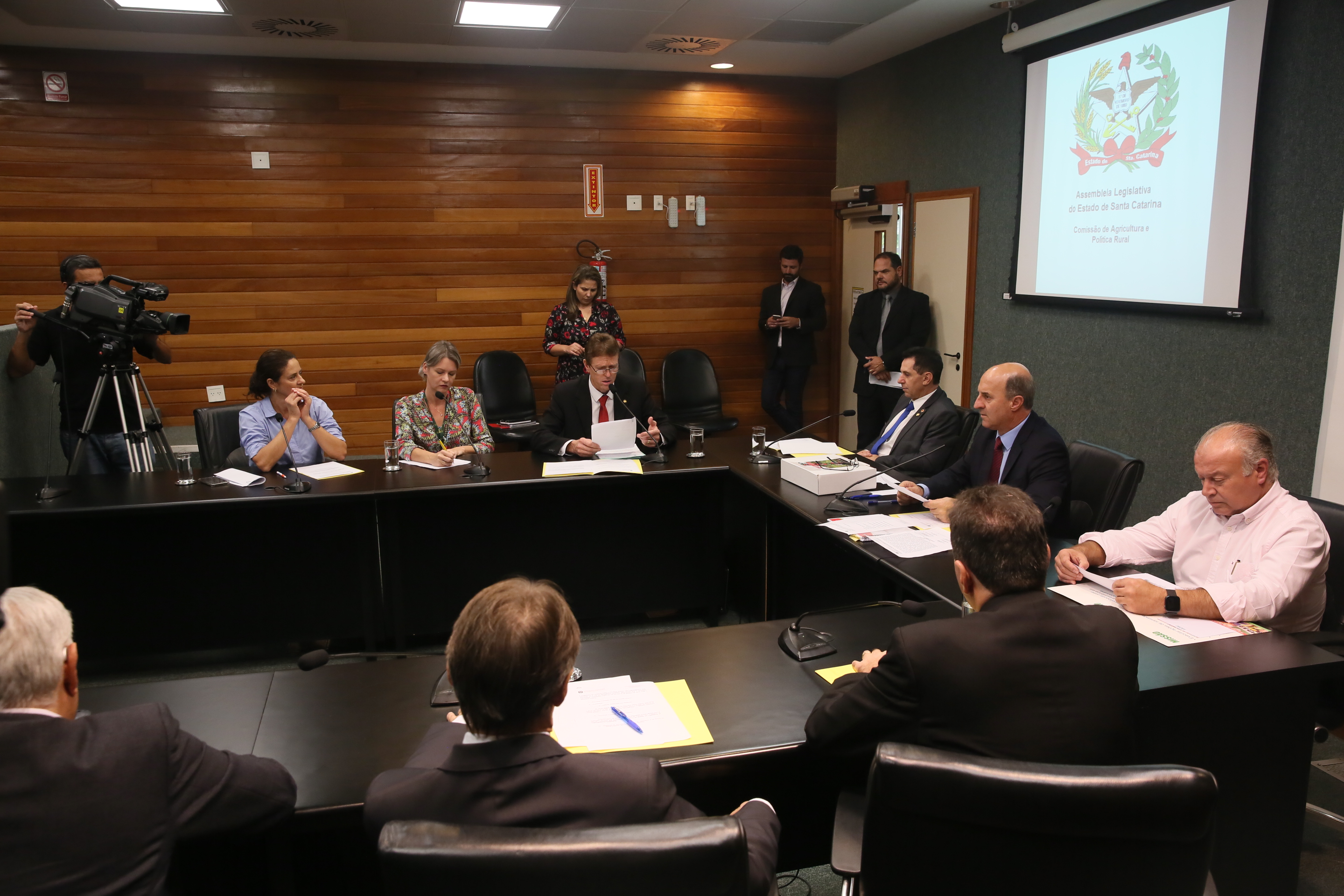 Comissão recebe o secretário de estado da Agricultura e da Pesca Ricardo de Gouvêa e a Presidente da Epagri Edilene Steinwandter para Informações das respectivas pastas.