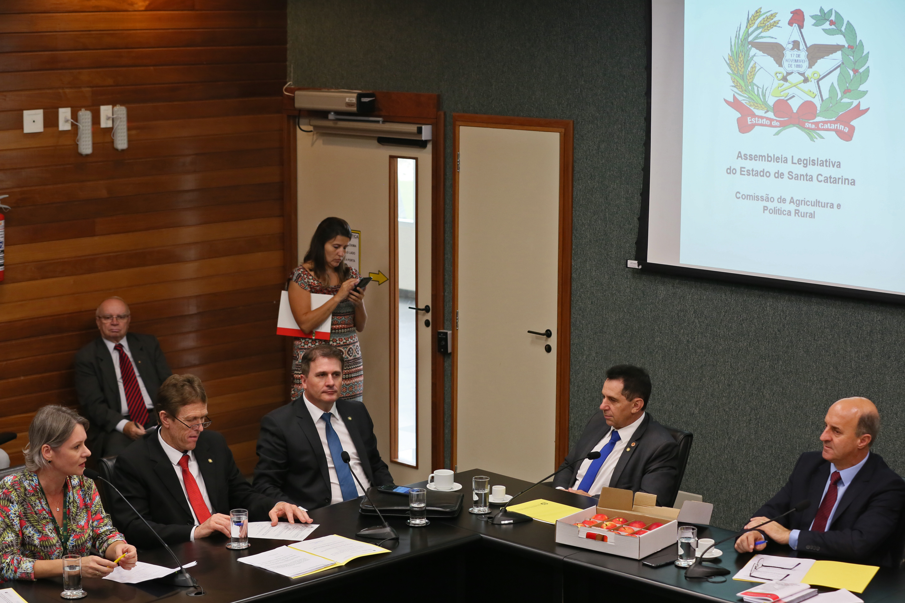 Comissão recebe o secretário de estado da Agricultura e da Pesca Ricardo de Gouvêa e a Presidente da Epagri Edilene Steinwandter para Informações das respectivas pastas.