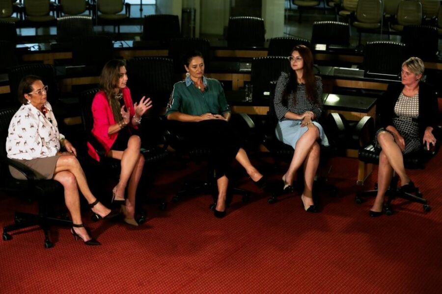 As deputadas que integram a Bancada Feminina da Alesc, durante gravação de programa da TVAL para o Dia da Mulher. FOTO: Fábio Queiroz/Agência AL