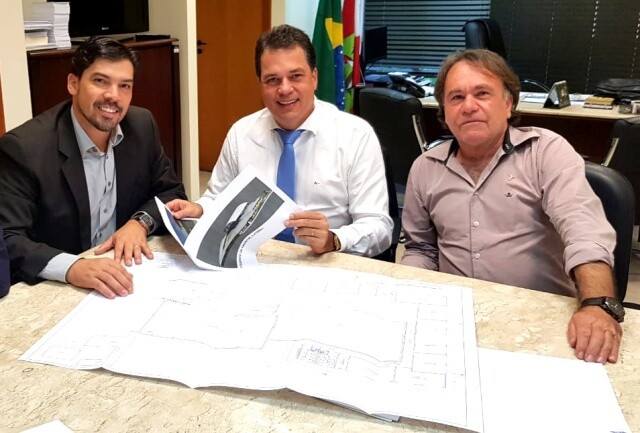 Deputado Minotto conhece projeto de ampliação da Escola Princesa Izabel